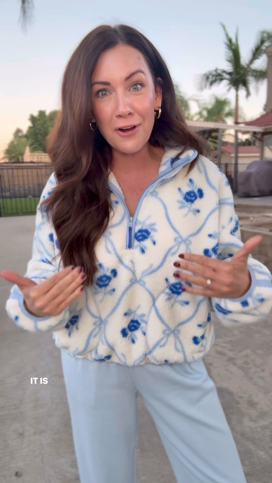 40% off everything at @oldnavy #oldnavypartner #oldnavystyle
•wearing a medium in the pullover
•wearing a small in the joggers
LOVING the new floral print in our fav Sherpa from old navy! 

#LTKSaleAlert #LTKSeasonal #LTKHoliday