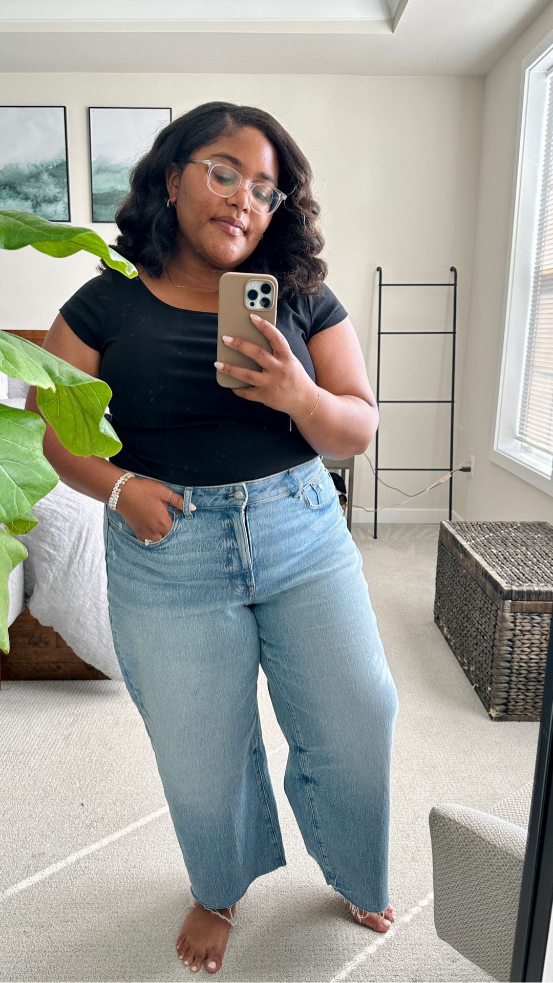 OOTD! obsessed with these Jeans! You’re going to see me where them again and again!

#LTKPetite #LTKWorkwear #LTKStyleTip