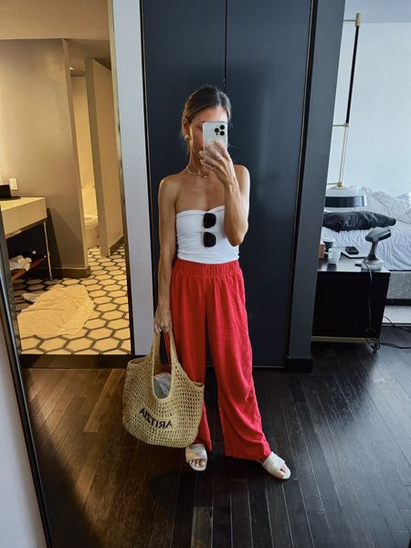 Abercrombie lined linen pants in red! Size XS/25 def a nice loose fit and elastic waist band! White bandeau top size small Abercrombie  

#LTKTravel #LTKFindsUnder100 #LTKSwim
