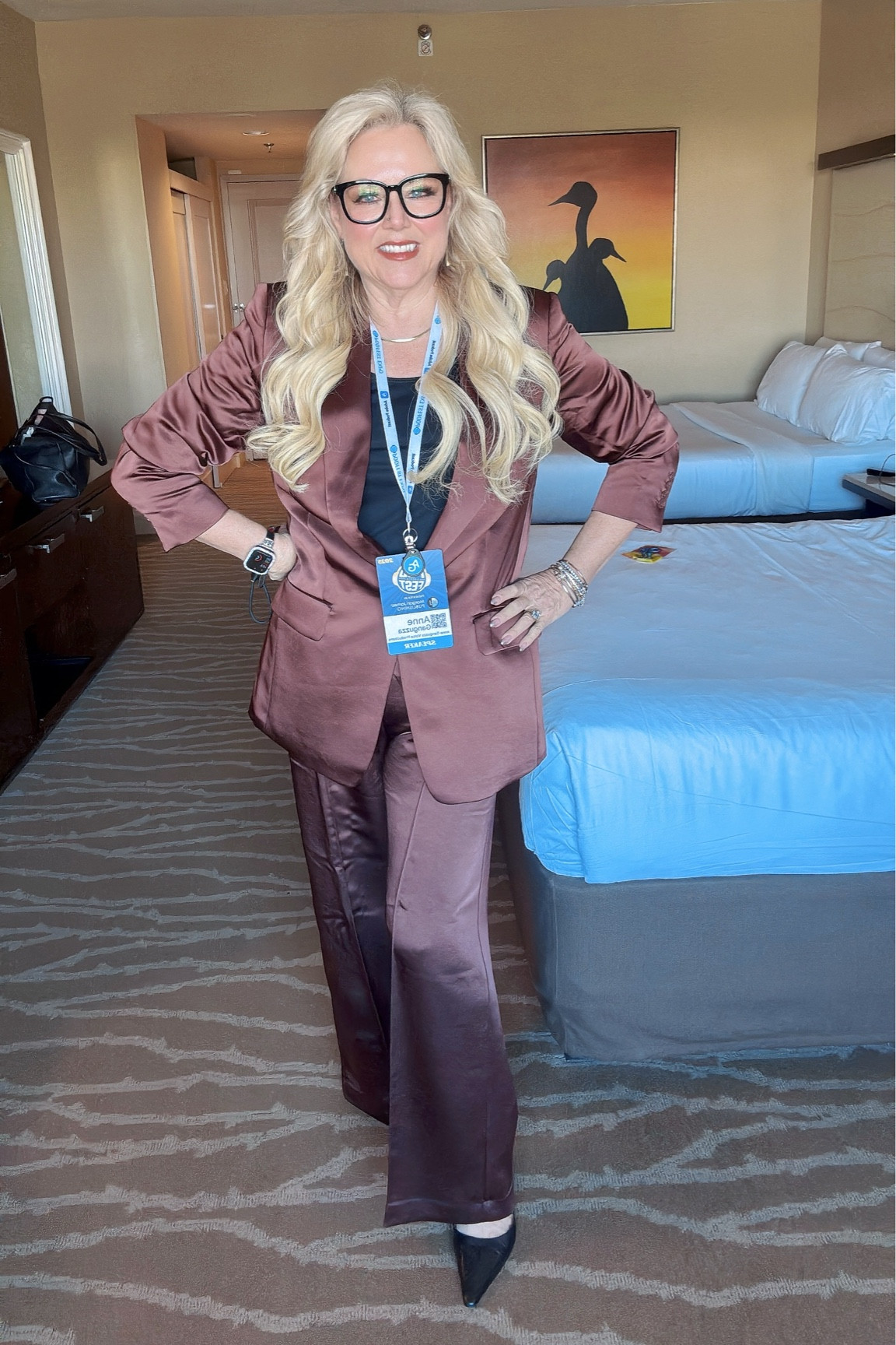 Loving this gorgeous chocolate brown satin boyfriend blazer and pant set. Pants (M) Jacket (L). Great for work or an elegant date night!

#LTKFindsUnder100 #LTKWorkwear #LTKOver40