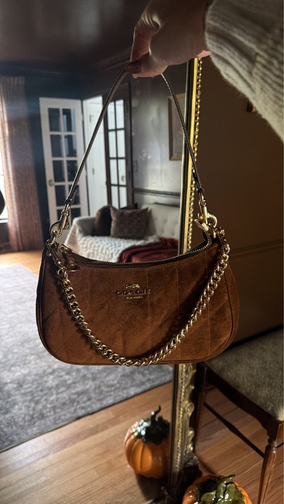 New bag for fall!
Suede coach purse that’s so cute!

#LTKSeasonal #LTKselfcare