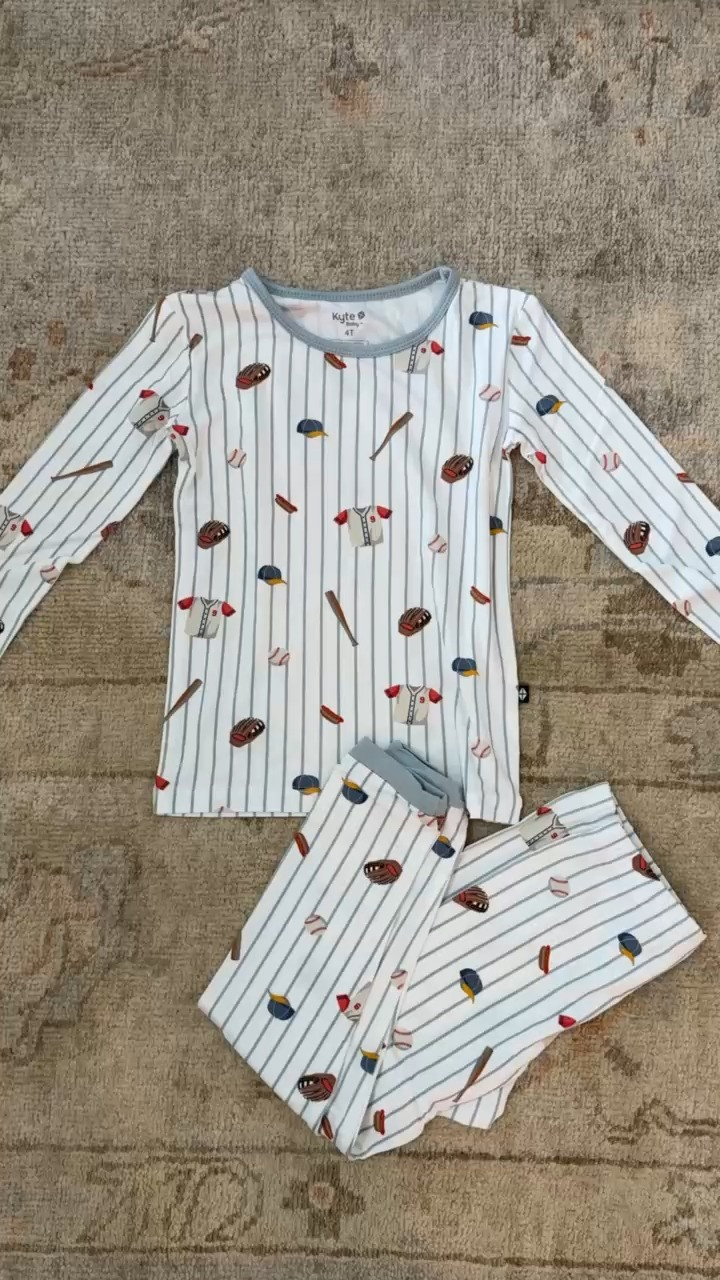 Home run line from @Kyte Baby 

Kyte baby, Kyte baby, kids clothing, kids pjs, Kyte baby sleep sacks, boy mom, Grace white

#LTKBaby #LTKKids #LTKootd