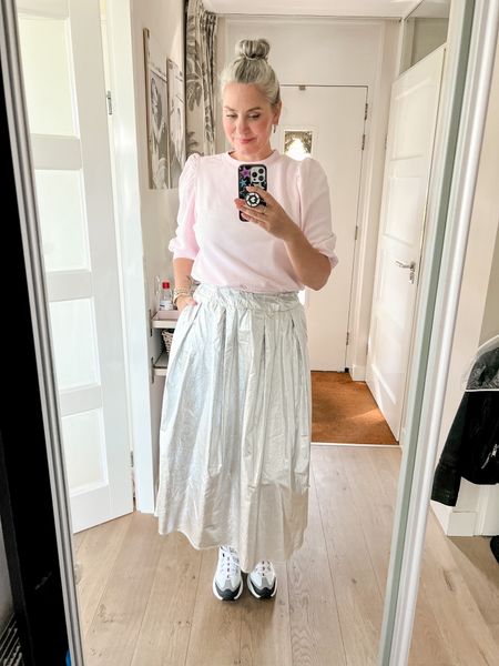 Outfits of the week

Thursday night. Ready for a children’s birthday party. I love this outfit! The silver midaxi skirt is from Shoeby (size S) and the baby pink shirt sleeve sweater is a very old H&M piece (M). Sneakers fit tts. 



#LTKshoecrush #LTKeurope #LTKstyletip