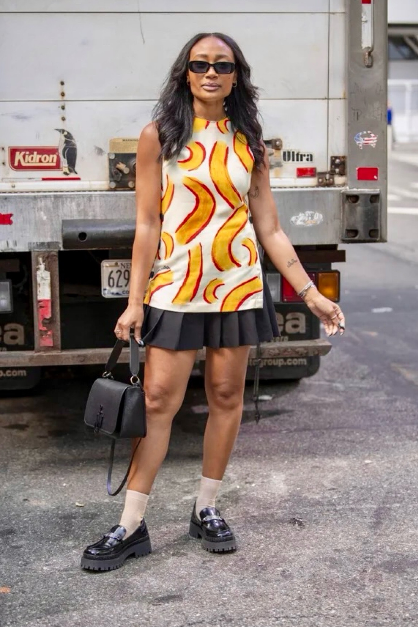  Clearing through the drafts! NYFW post show 🍌🖤

Top: Simon Miller
Skirt: Forever21
Shoes: Marc Jacobs
Bag: JW Anderson 

#LTKSeasonal #LTKWorkwear #LTKSaleAlert