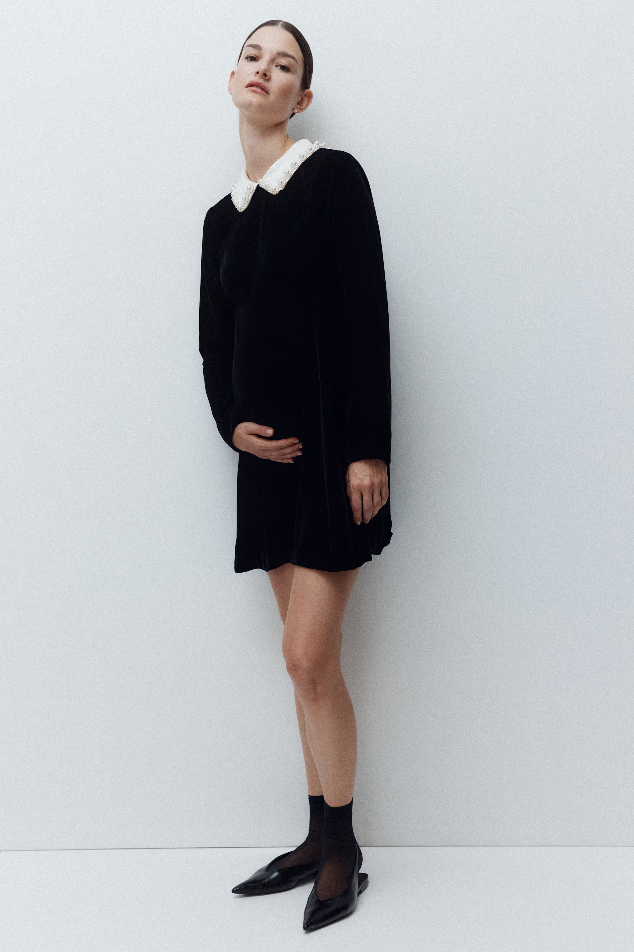 MAMA Velvet Dress with Collar | H&M (US + CA)