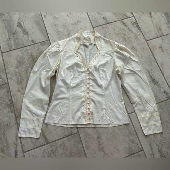 Vintage Gunnies Gunne Sax Jessica McClintock Blouse 
Pearls
Lace
Satin
Ivory
13 | Poshmark