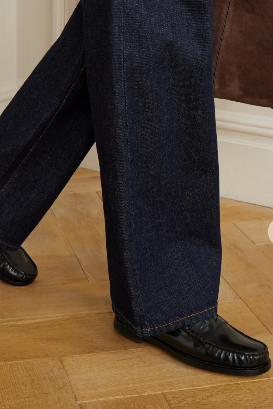 Black leather loafers fit 

#LTKuk #LTKstyletip #LTKeurope