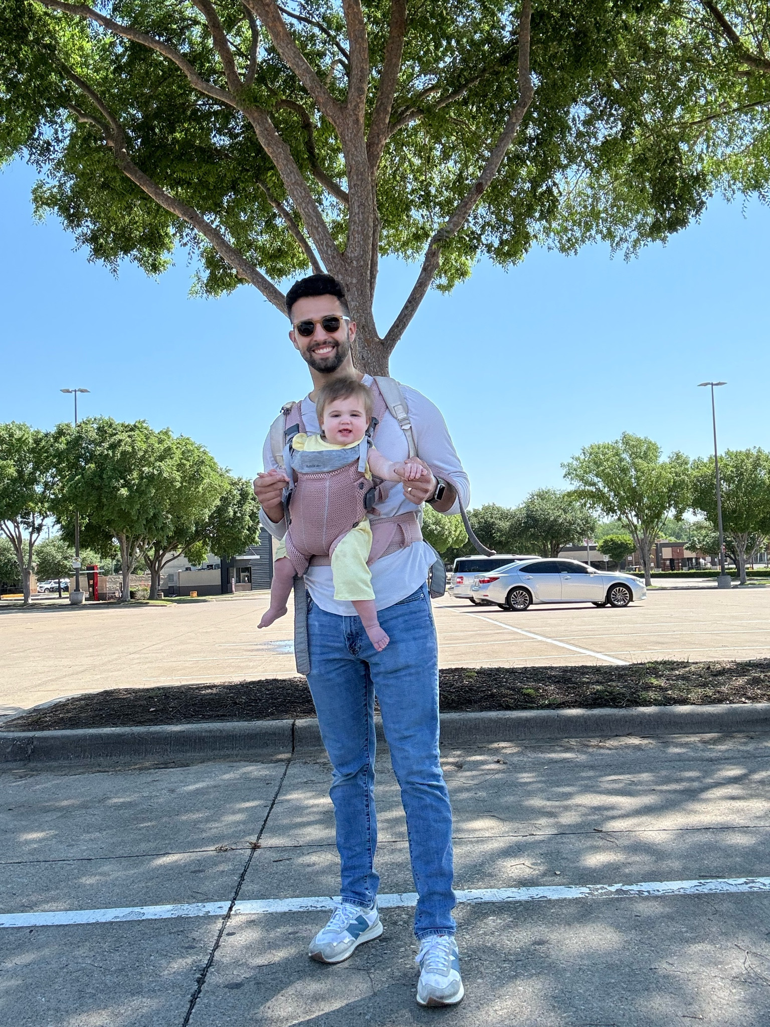 Dad Style
Baby carrier
Men’s casual style
Men’s Abercrombie jeans
Men’s Cuts shirt
BabyBjorn carrier 

#LTKfamily #LTKmens