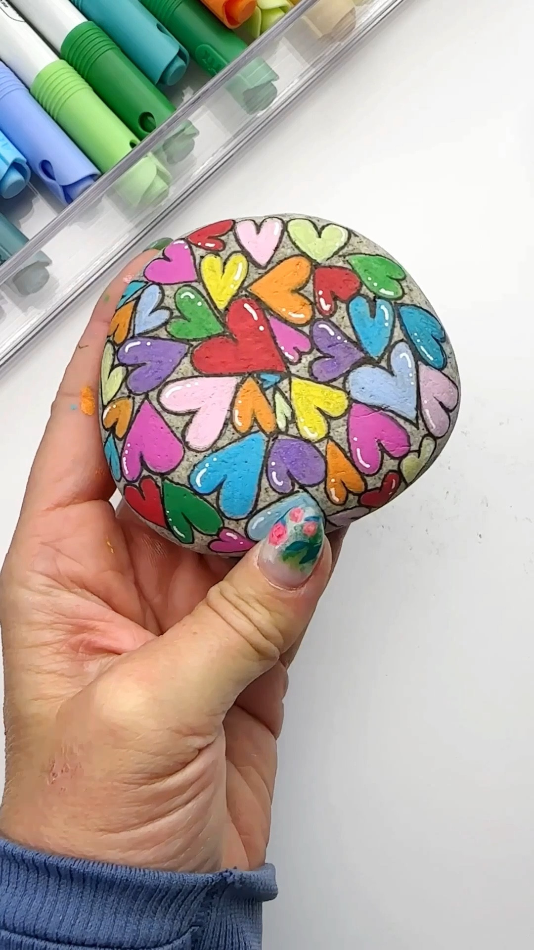 Easy rock painting idea for Valentine’s Day. 