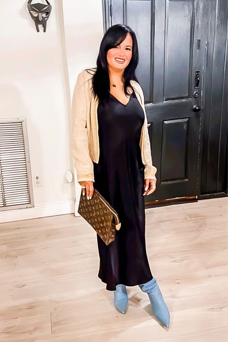 About last night….

.
.
.
#ltkunder100 #fallfashion #maxidress #nudeblazer #kittenheels #dominicanbloggers #fashionblogger #denimboots #instafashion #americanstyle #officeoutfit #liketoknowit #dailylook #thanksgiving #satindress #dinnerplans #fallfashion #instachic

#LTKGiftGuide #LTKshoecrush #LTKHoliday