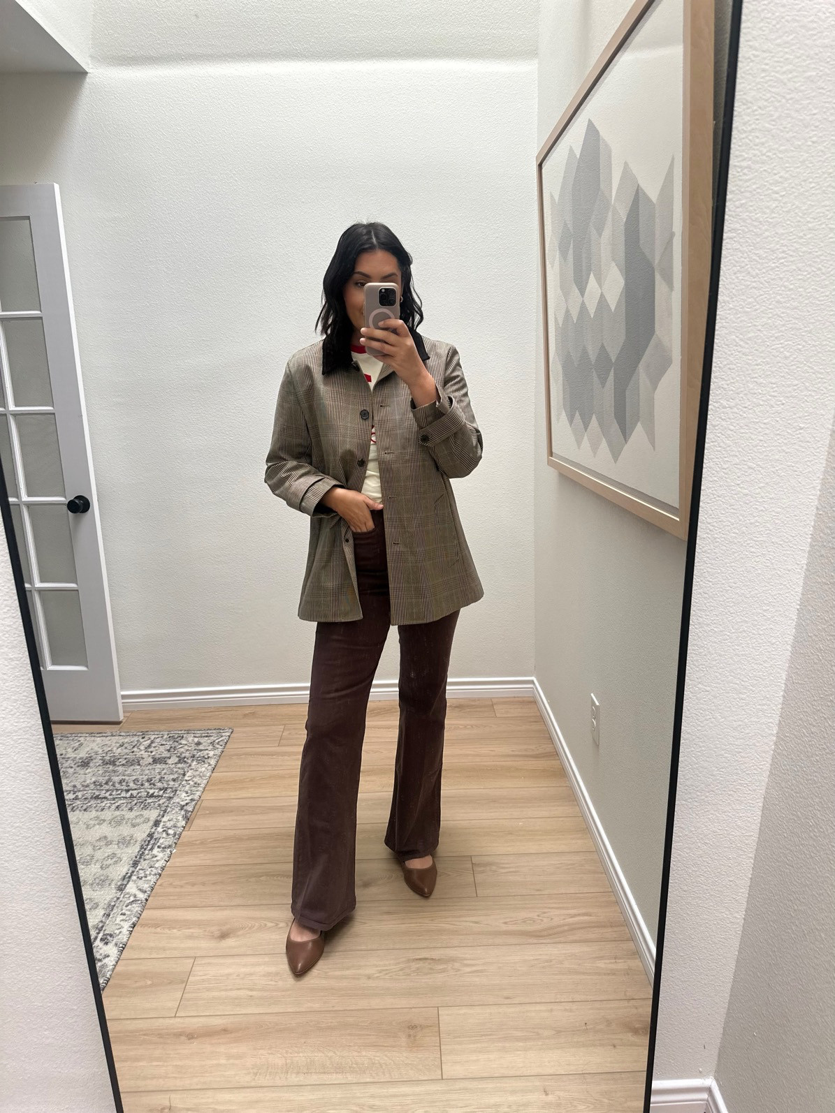 You already know I LOVE this barn jacket. This is not on promo, but I’ll bet it goes on promo this month. I’m in the medium and it’s plenty generous, you can fit sweaters under here easily. It runs loose / generous.

It’s a slick fabric, kind of like a trench coat. Mid-weight, more for fall than winter. 

I like the plaid but if you are looking for a more versatile barn jacket, a brown or olive color might be your better bet.

use code SHOPFALL 

 