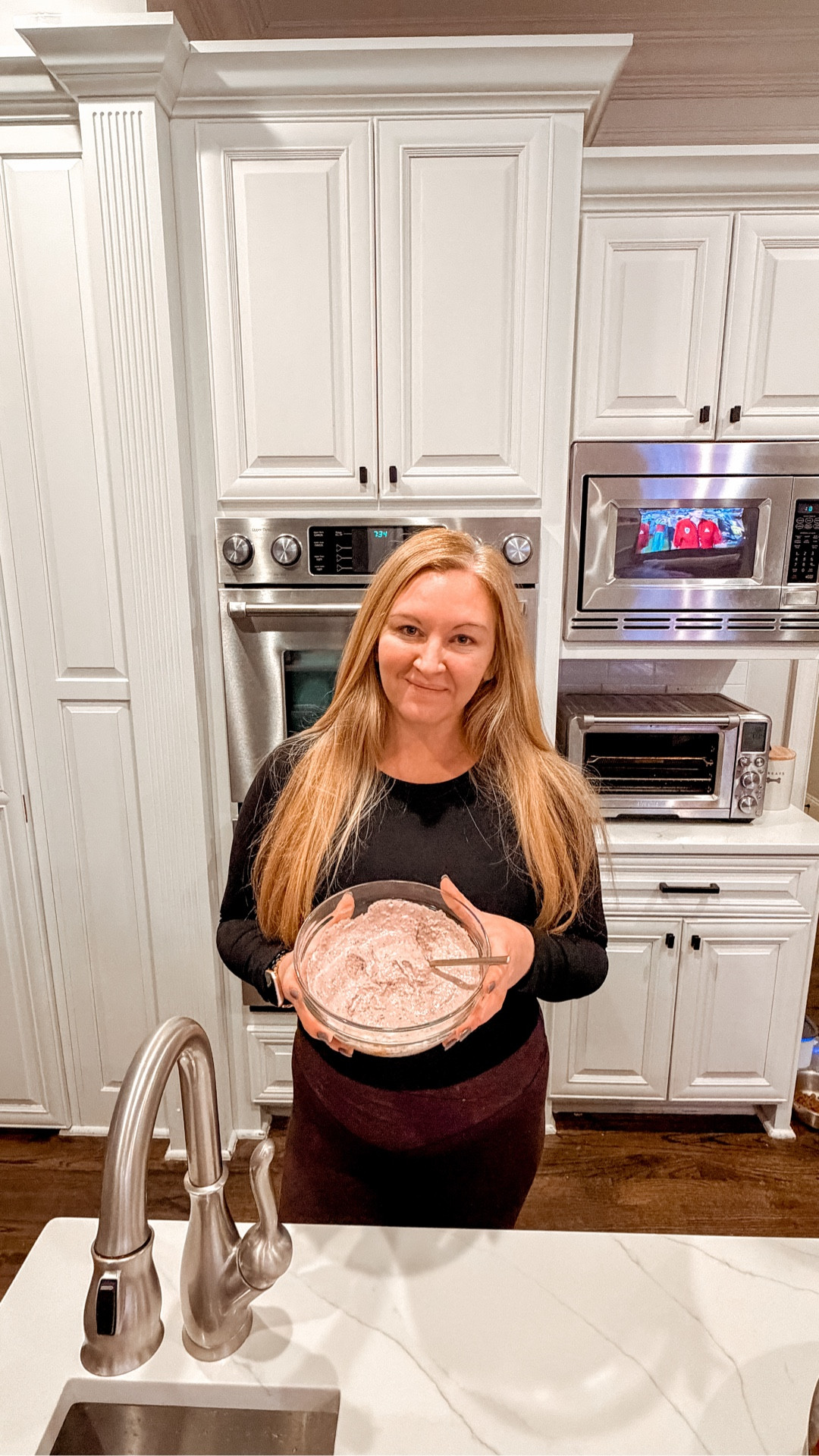 This Greek yogurt treat has been my go-to lately when I want something simple, high-protein, and actually enjoyable. Easy to make and minimal ingredients.
It’s great for anyone looking for high-protein snacks or easy healthy treats.
👉 Save this for later and follow along as I focus on self care, nutrition, and healing during this recovery.

#WellnessJourney #SimpleNutrition #healthjourney

#LTKdayinmylife #LTKfoodie #LTKfitnessgoals