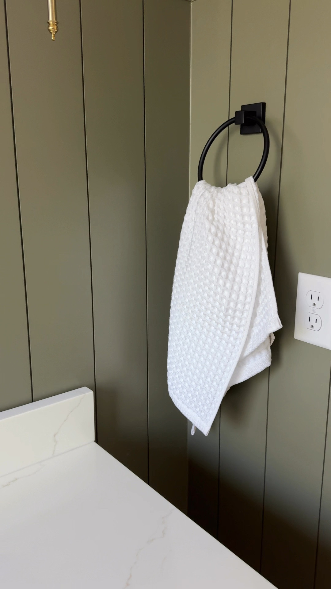 🏡🧼 Out with the Old!🧼🏡

If your hand towels look like they've been through the wringer, here's your sign to refresh them! 

I just picked up these beautiful waffle weave hand towels from Target for all our bathrooms, and I love them! ✨🛁

I’m always confused why it takes me so long to replace basic items we use everyday like this. 

👇 Time for a towel refresh at your place?

#HomeRefresh #TargetFinds #BathroomUpgrade #WaffleWeave #NewHomeEssentials

#LTKFindsUnder50 #LTKBacktoSchool #LTKHome
