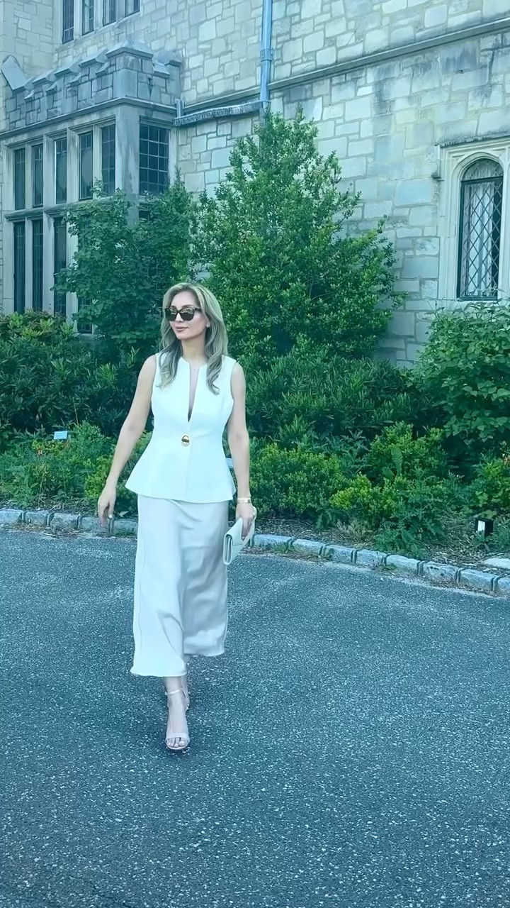 Quiet luxury is all in the details. ✨
Structured top, fluid satin skirt, timeless accessories — proof that effortless can still make a statement.
Wearing this beautiful top from @meshki 🤍
> Which detail completes the look for you — the gold button, the satin, or the clutch?

لوکس بودن یعنی توجه به جزئیات.
یک تاپ شیک، دامن ساتن و اکسسوری‌های مینیمال؛ گاهی همین سادگی بیشترین تأثیر را دارد.
شما کدوم بخش این استایل رو بیشتر دوست دارید؟

#QuietLuxury #OldMoneyStyle #SummerWhites #CapsuleWardrobe #meshki