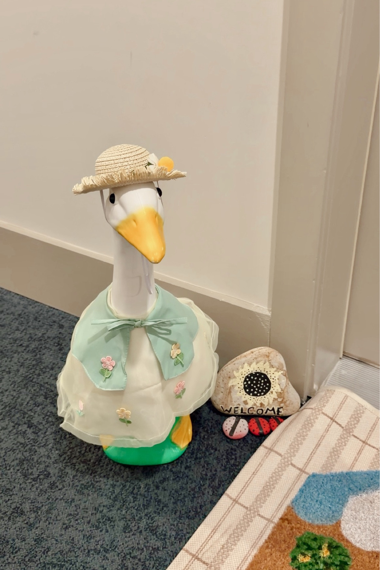 Lucy goosey has a new fit for spring!!🥰🪿

#LTKSeasonal #LTKdayinmylife #LTKHome