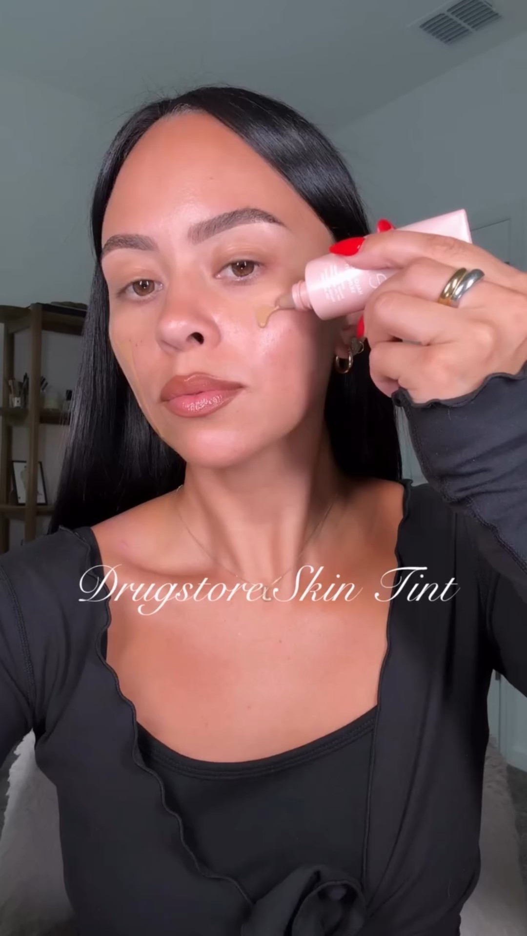 I can’t rember the last time I fell in love with a drugstore face product. Trying out @elfcosmetics halo glow tint and this formula for $18 is unreal ( shade used : 10 TAN NEUTRAL )