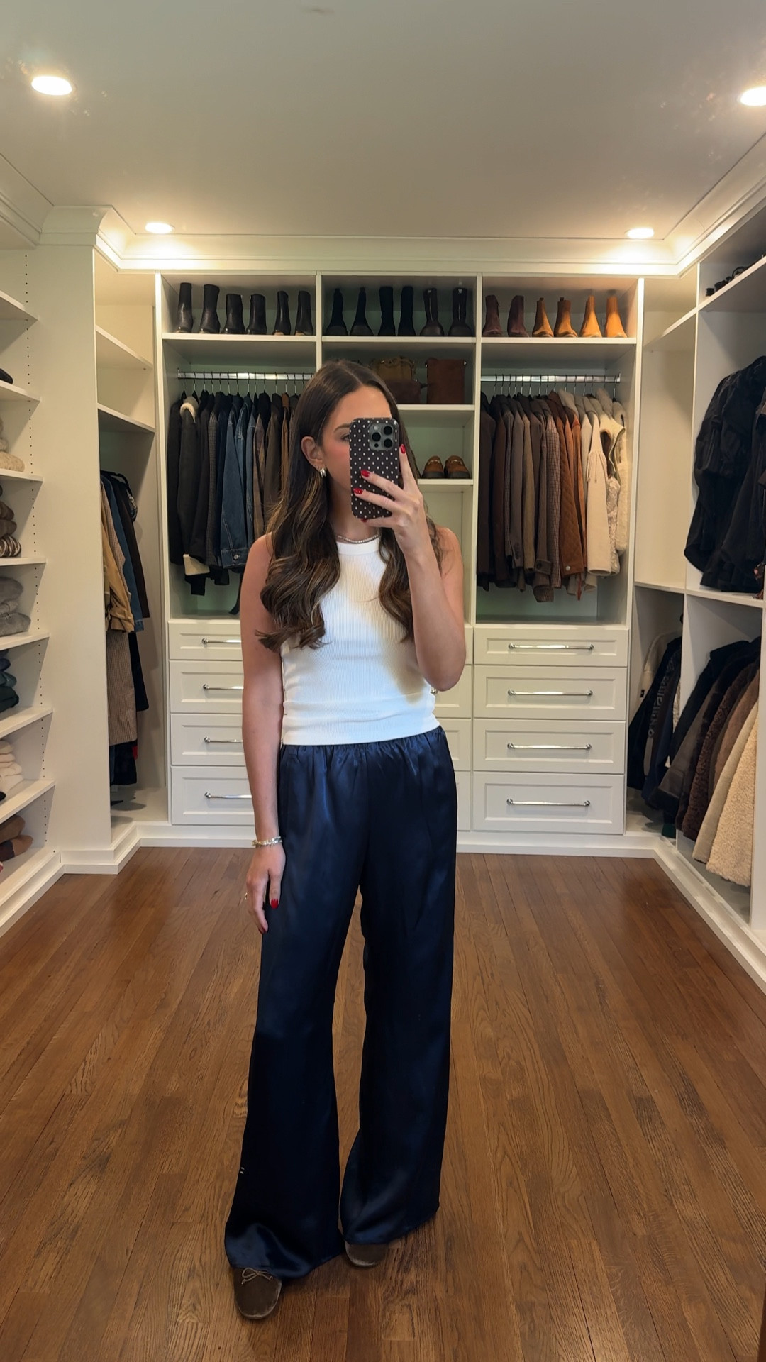 Size xsmall classic length 

Satin pants 
Easy outfits

#LTKSeasonal #LTKActive #LTKStyleTip