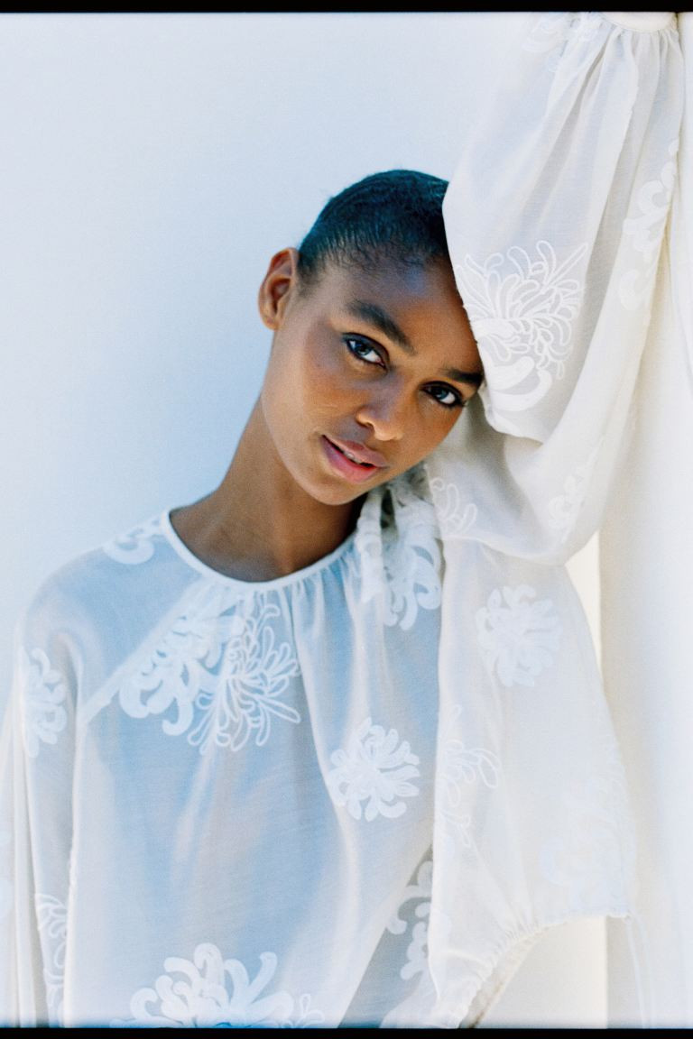 Embroidered Blouse - Round Neck - Long sleeve - Cream - Ladies | H&M US | H&M (US + CA)