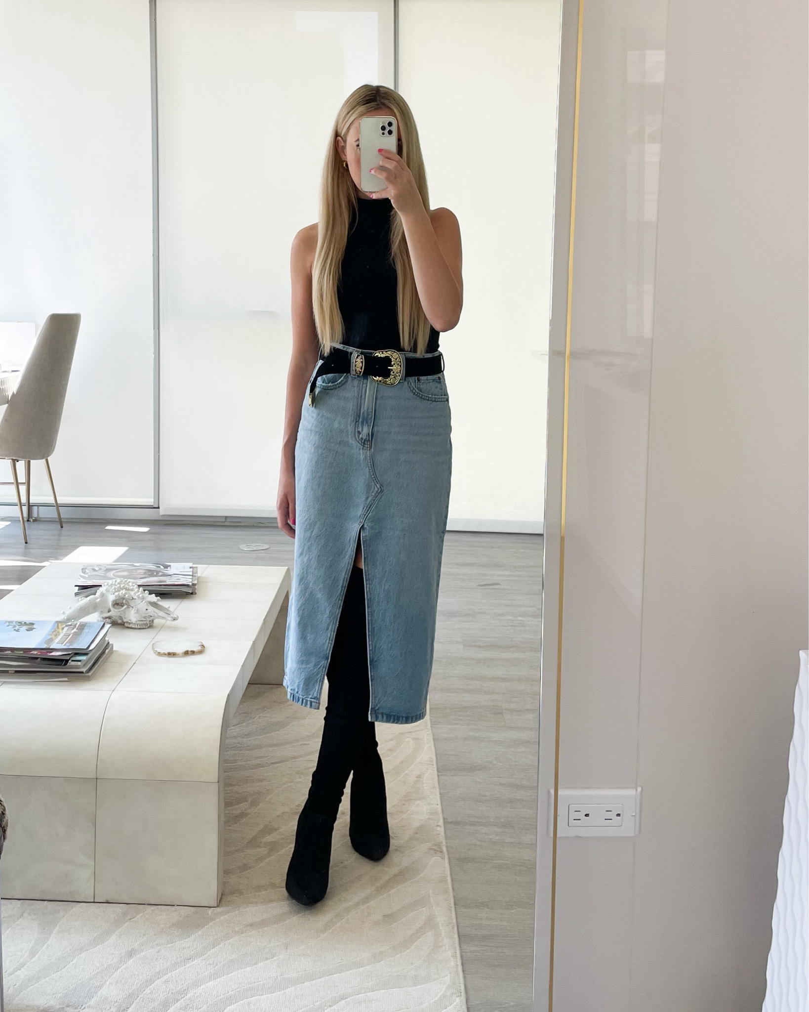 skirt is on sale this weekend- wearing size Petite 24


weekend outfit, going out outfit, dinner outfit, denim skirt outfit, midi skirt, Abercrombie, over the knee boots, spring outfit, transitional outfit, western belt, country concert outfit, festival look

#LTKU #LTKFestival #LTKstyletip