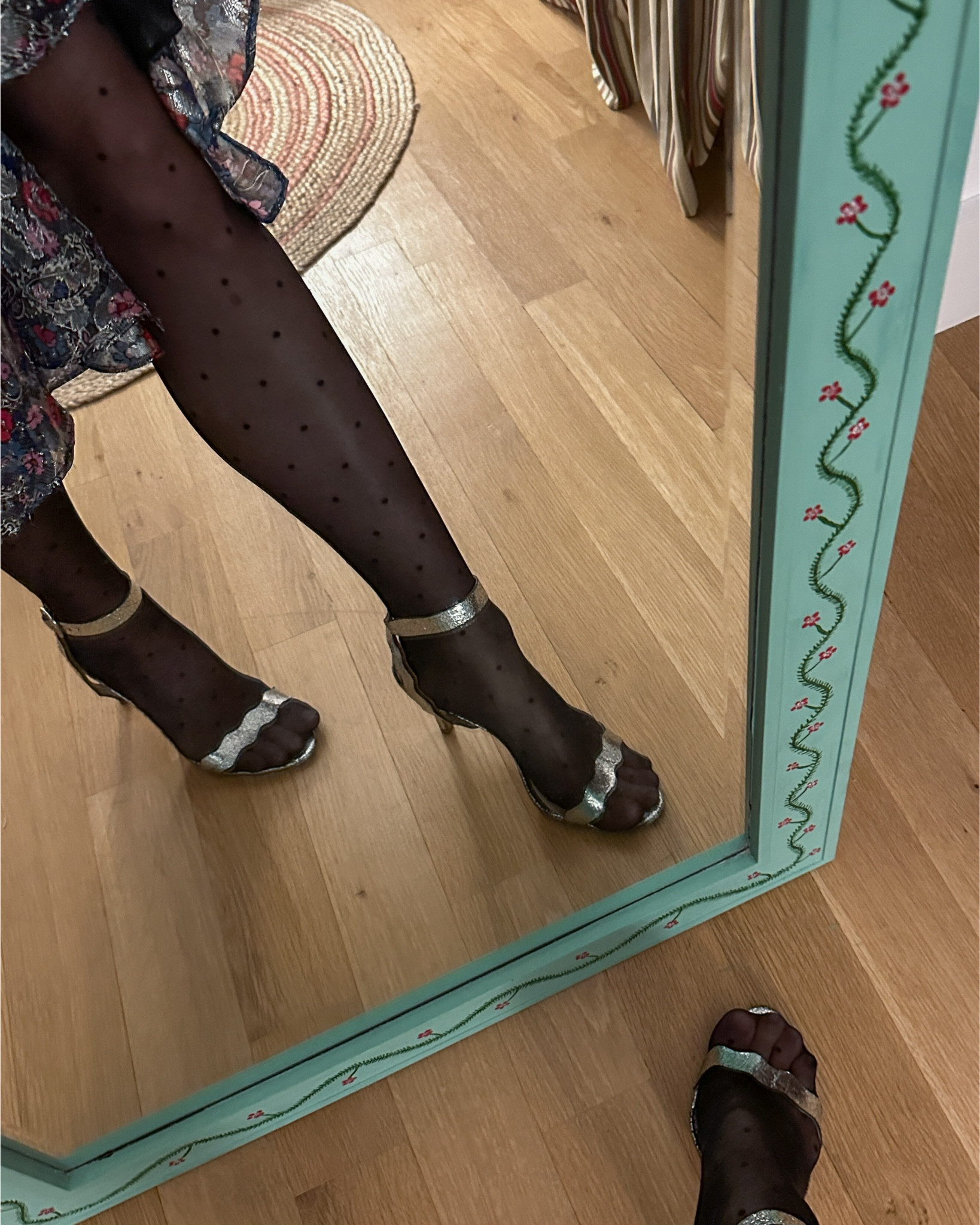 The tights you need for the holidays. These black dot tights look so good styled with silver sandals. 



Holiday outfit idea, holiday dressing


#LTKFindsUnder100 #LTKHoliday