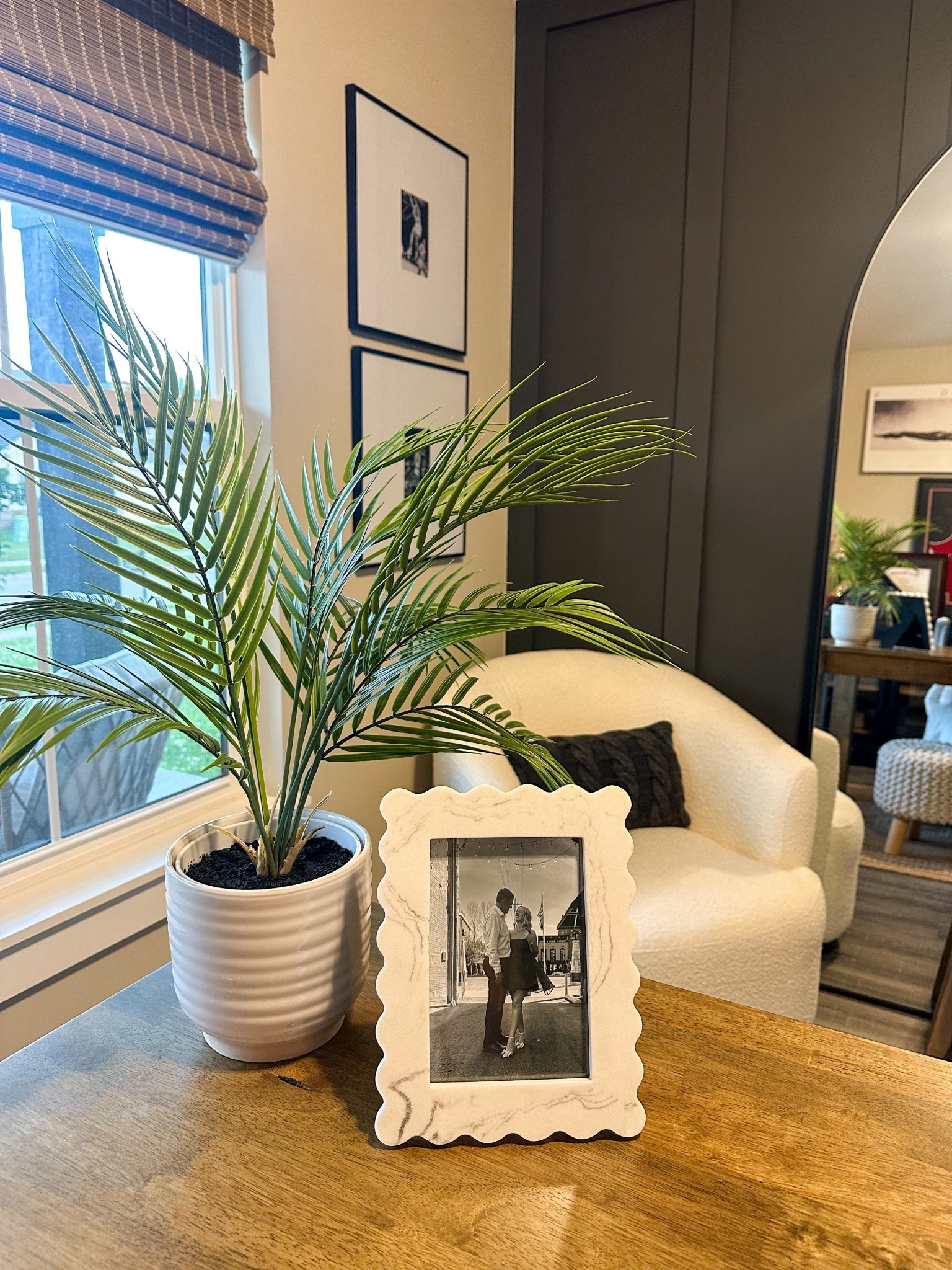 Our little office is coming together! 

Walmart home, target decor, accent chair, picture frame, palm plant, office decor

#LTKStyleTip #LTKFindsUnder50 #LTKHome