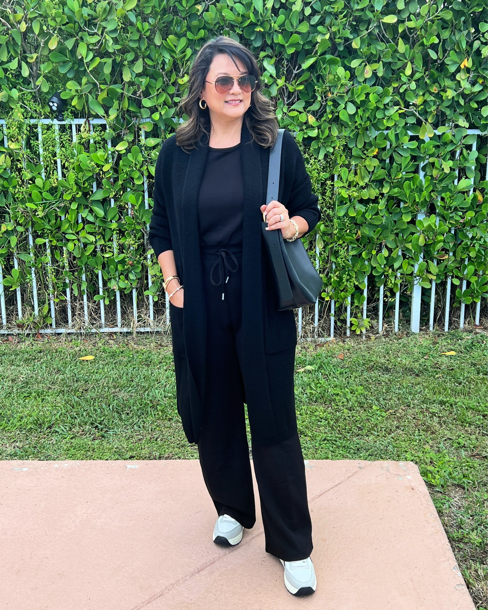 When I travel, comfort is everything, and this head to toe black travel outfit feels just like pajamas - soft, cozy, and easy to move in. Makes traffic, flight delays, and all the little travel hiccups so much easier to handle😌

#LTKMidsize #LTKTravel #LTKOver40