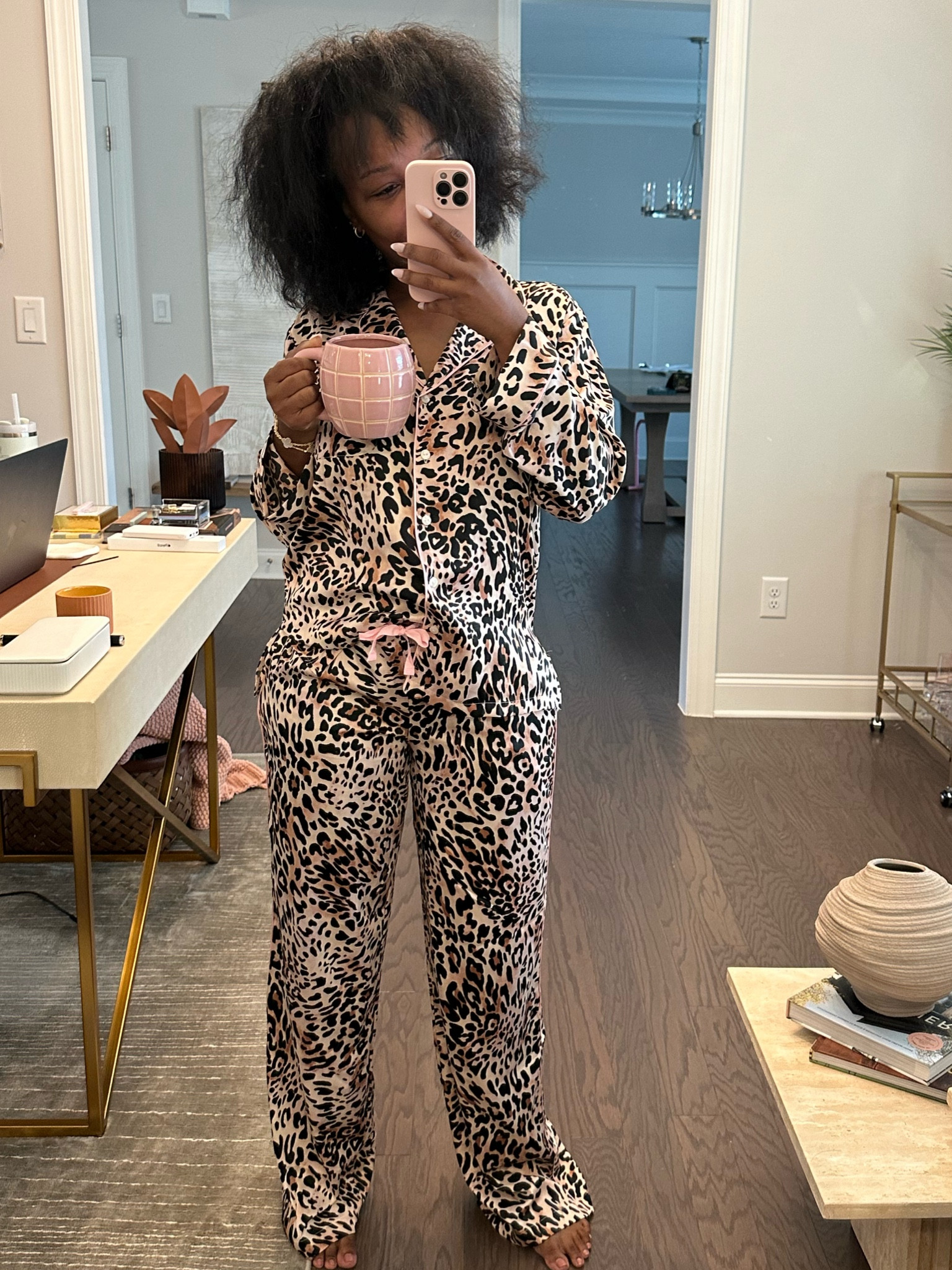 Cozy pajamas
Satin pajamas
Cheetah print
Leopard print 