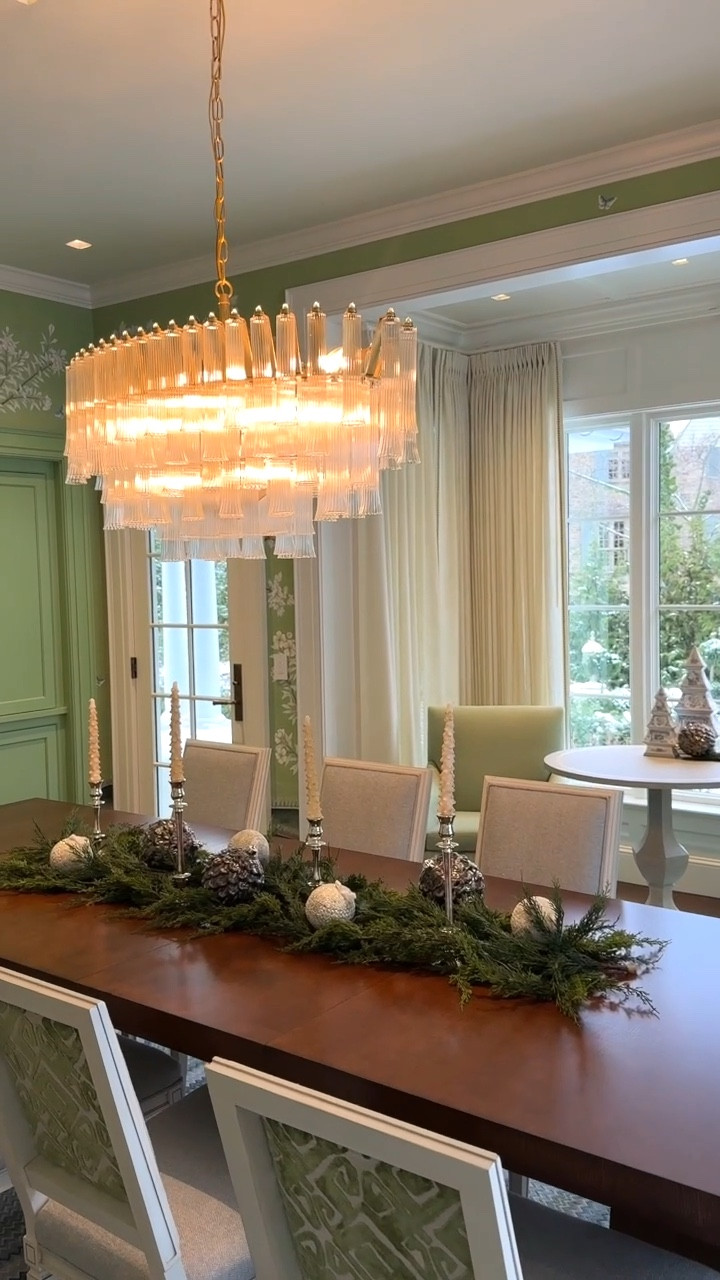 Sharing our dining room Christmas decor! 🎄✨