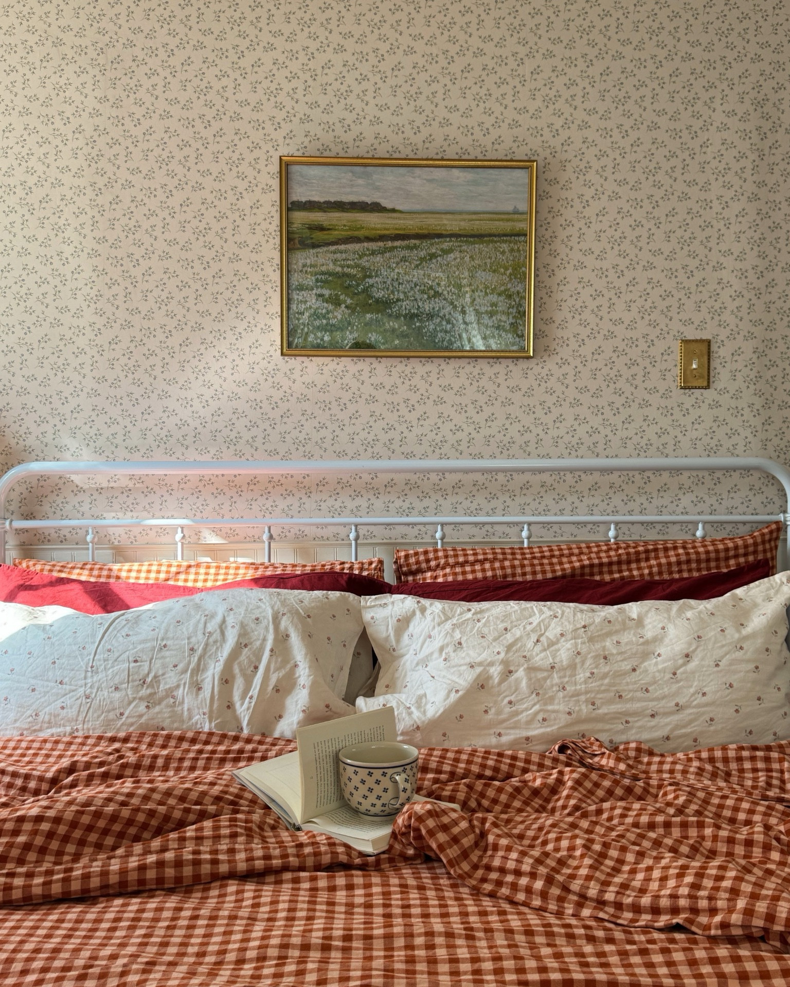 My favorite bed linens in the entire world are on sale!! 25% off everything + 40% off select items!!

#LTKSeasonal #LTKSaleAlert #LTKHome