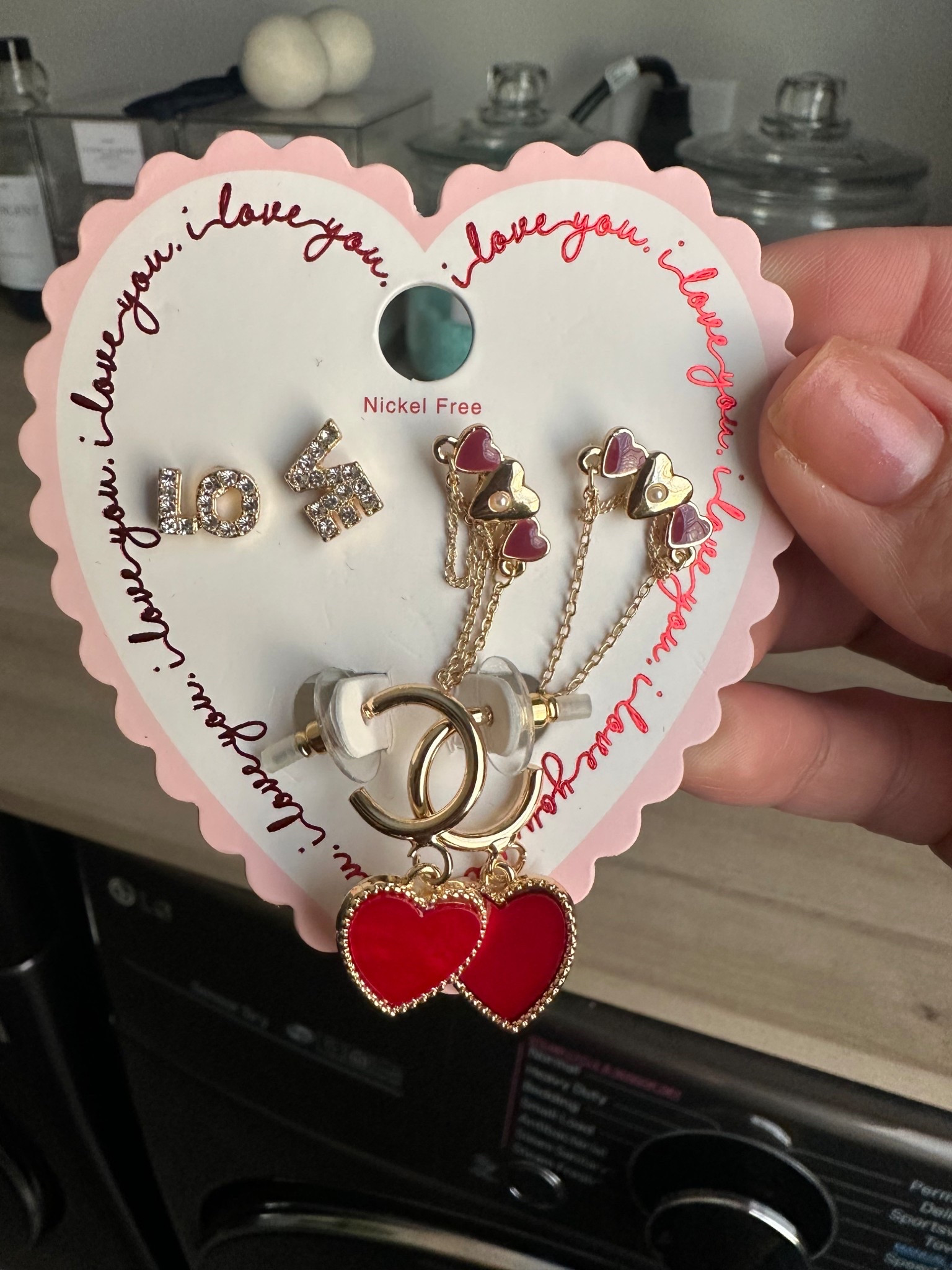 The cutest Valentine’s Day earrings 💓