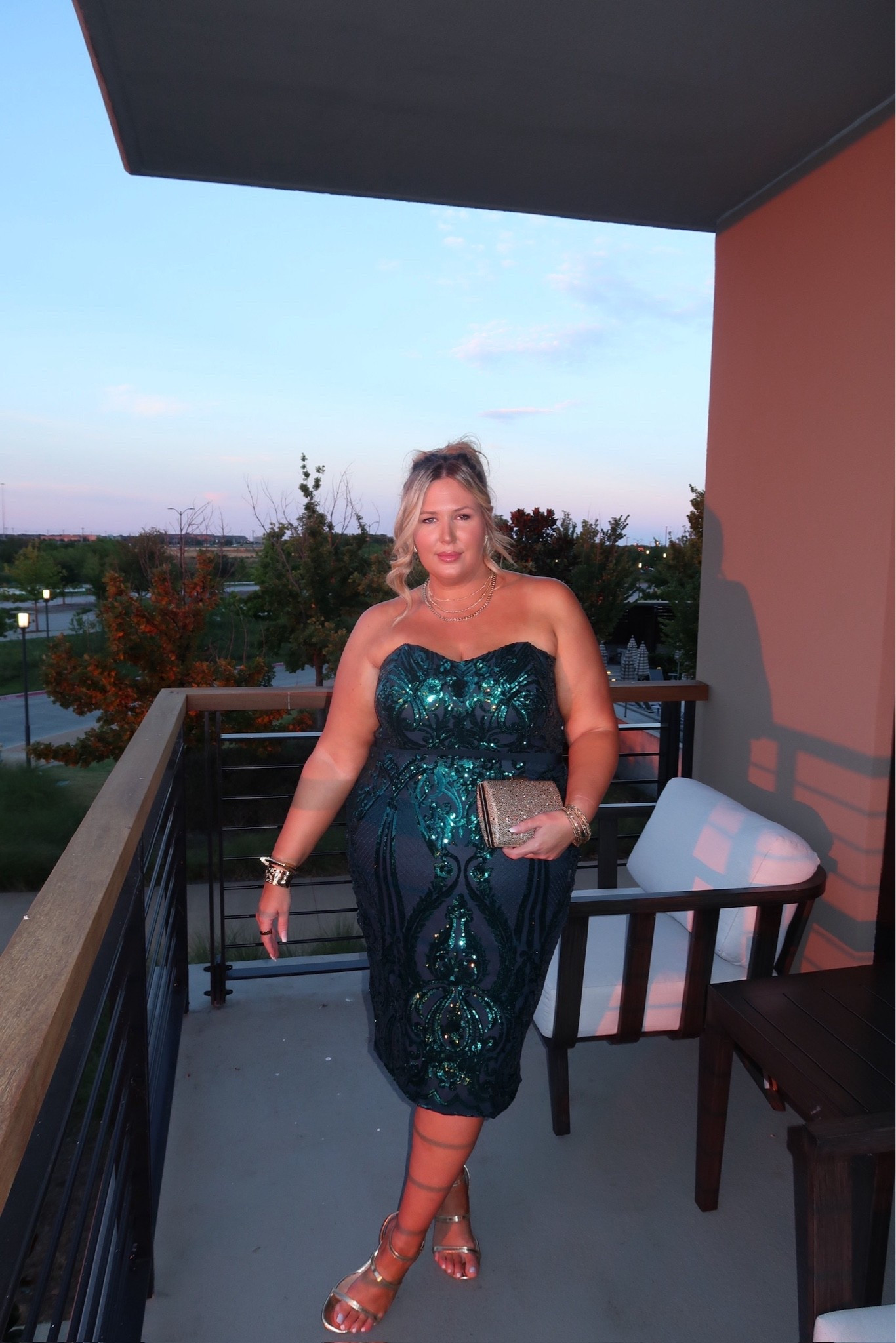 LTK con last night look! Wearing a 18 in the dress. Plus size, outfit inspo, dress, apron belly, occasion dress. LTK con

#LTKSeasonal #LTKPlusSize #LTKMidsize