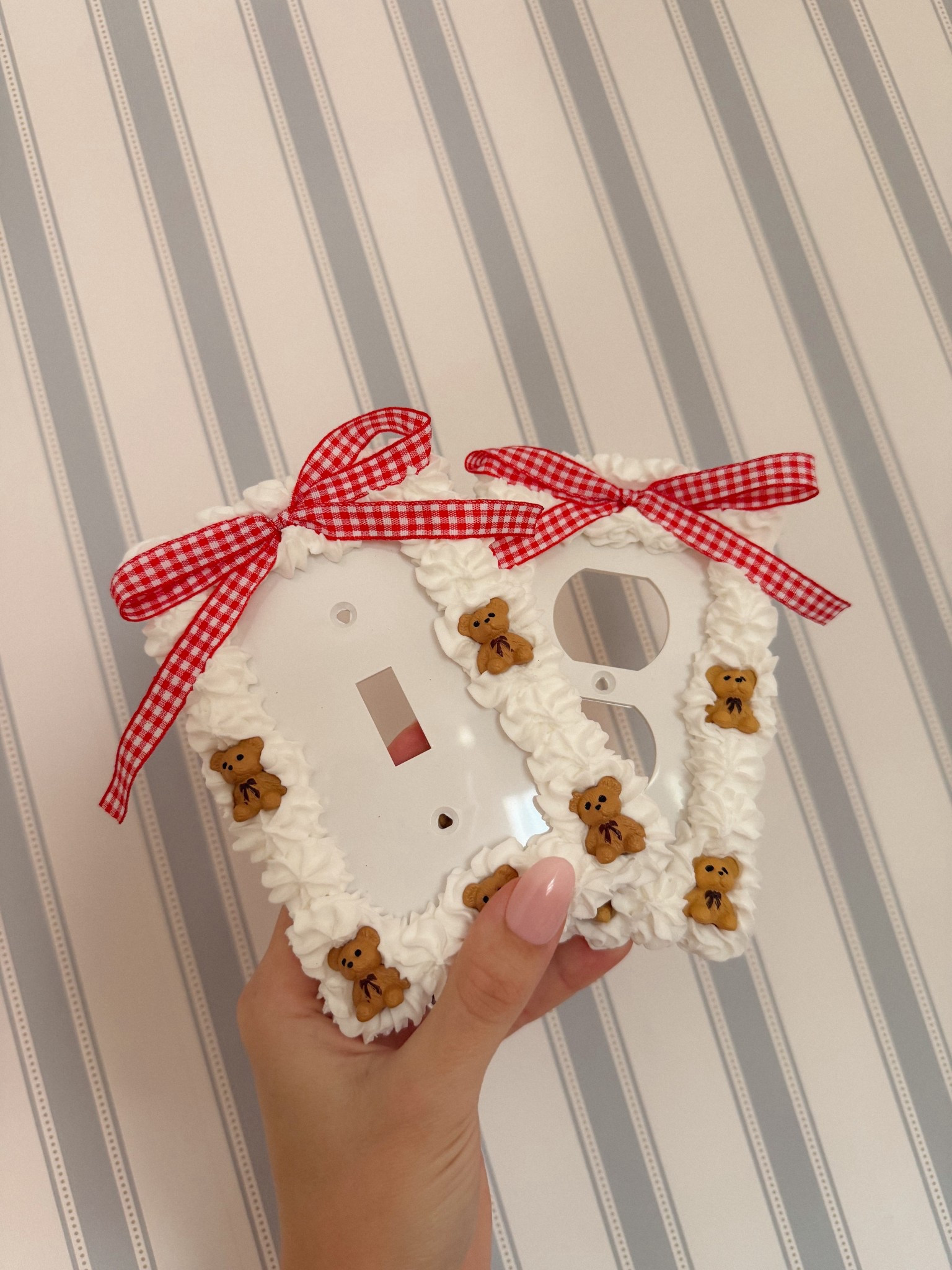 Are these not the cutest switch plates?! Just got these for the nursery 🥹
#nursery #vintagestyle #babyroom #switchplatecover #ralphlauren

#LTKBaby #LTKHome