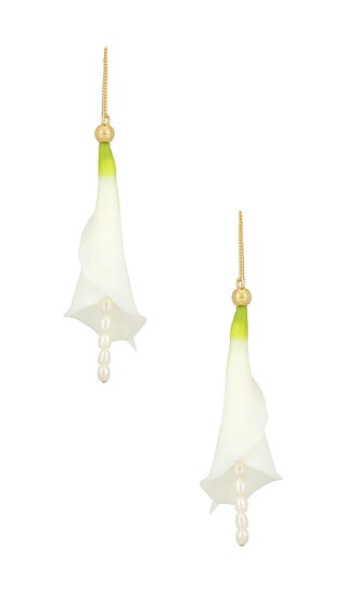 Favorite Calla Earring in White

              
    
        
        
            Favorite Butto... | Revolve Clothing (Global)