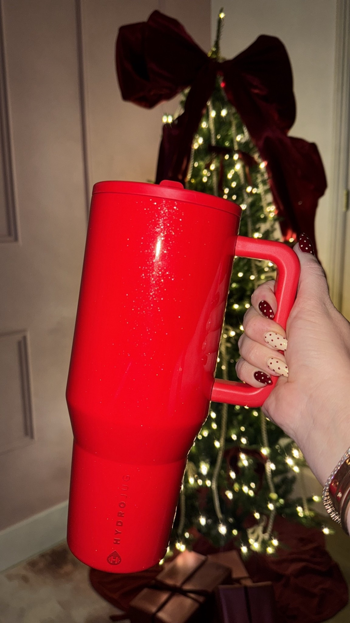 festive red sparkly Holly 40 oz hydrojug! use code sarahtripp for 10% off 

#LTKFindsUnder50 #LTKSeasonal #LTKHoliday
