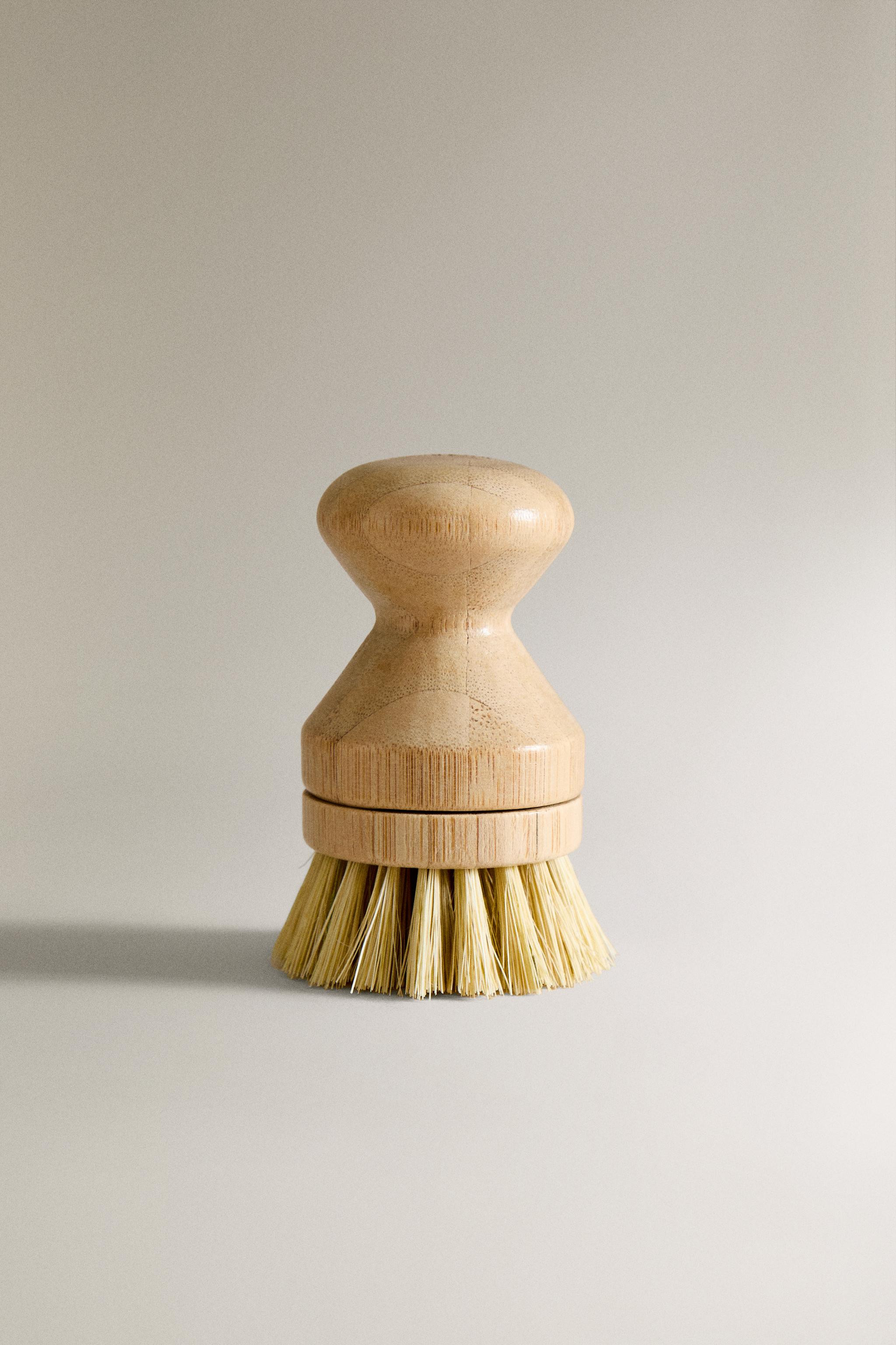 SMALL BRUSH WITH INTERCHANGEABLE BRISTLES | Zara US
