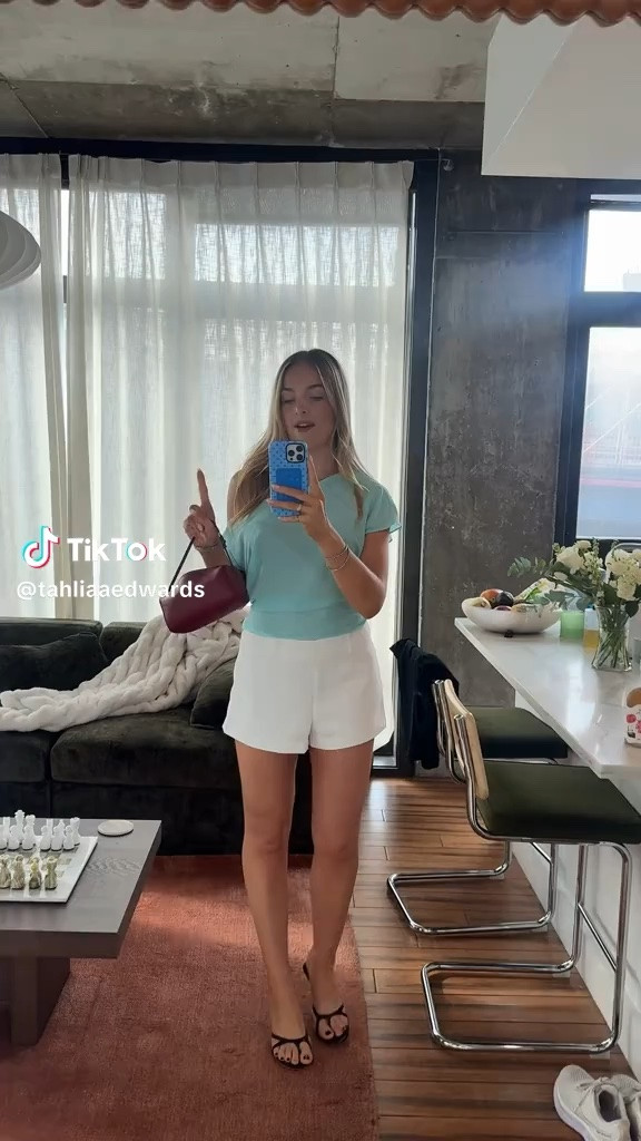 Emikofied outfit 

Top: Sabelle
Shorts: Kookai
Bag: Amazon