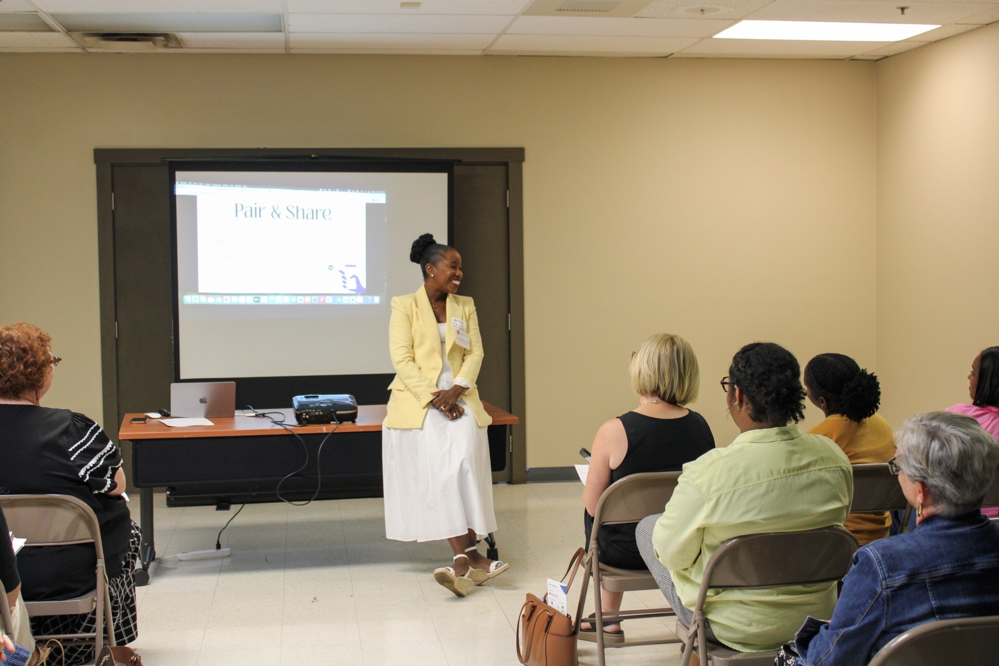 Working girl

#LTKOver40 #LTKWorkwear #LTKMidsize