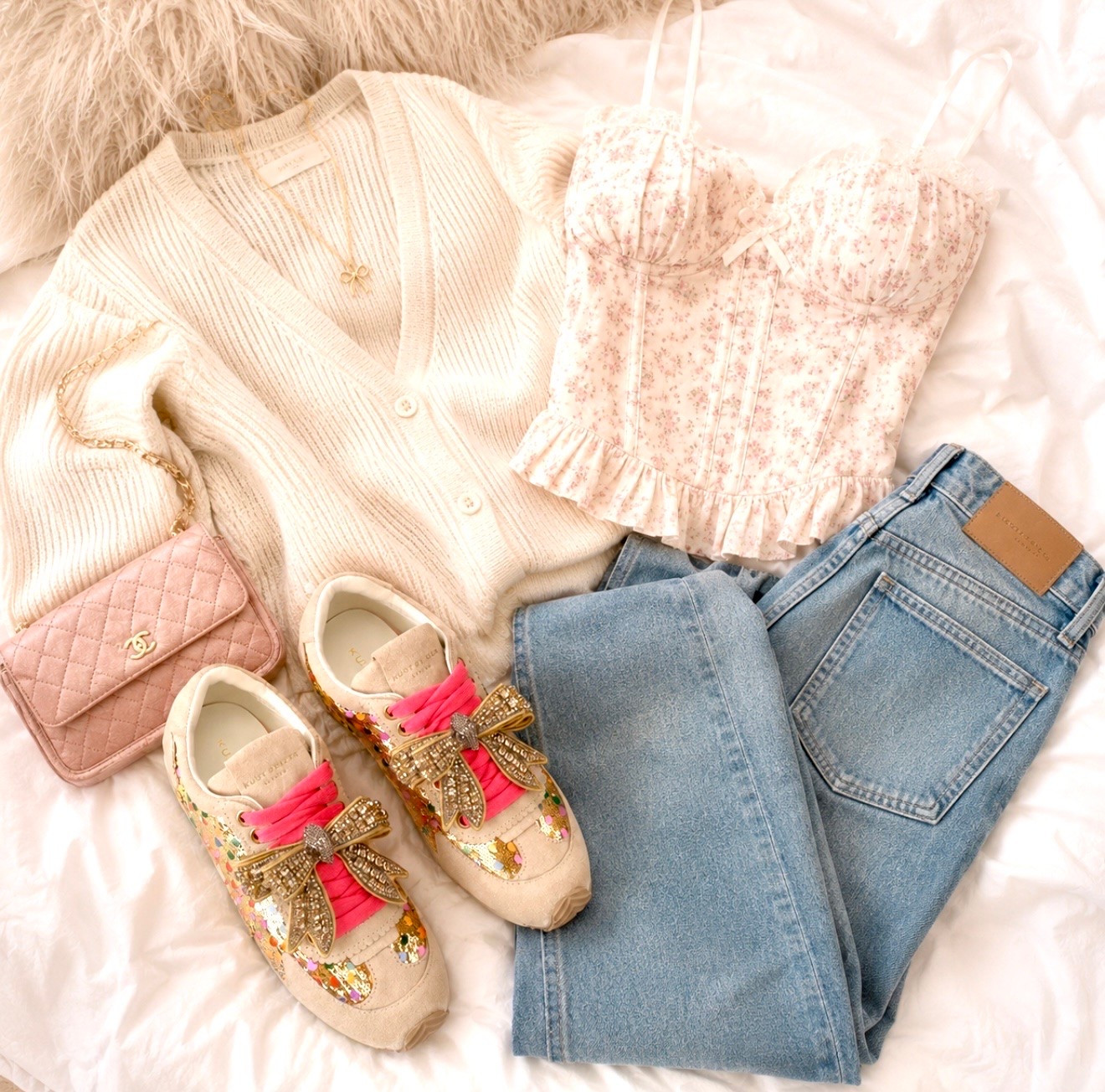 Super cute Stylish everyday outfit paired with the elegant Islington Sneaker from 
Kurt Geiger London! Shop links below…