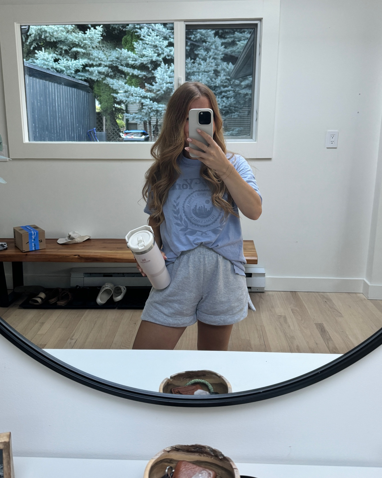 ima put this lounge set on repeat ✌️

Sweat shorts, graphic tee, aerie, work from home, lounge, workout



#LTKsale #LTKsummer #LTKcanada