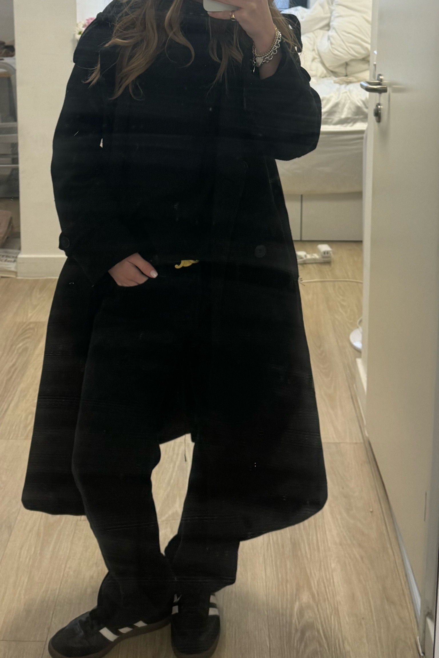 All black ootd to run errands 

#carhartwip #allblackoutfit #ootd #tiktokootd #bershka #levis #celine #blacktrenchcoat #vintagelevis #cardigan #sambas #adidas

#LTKstyletip #LTKU #LTKVideo