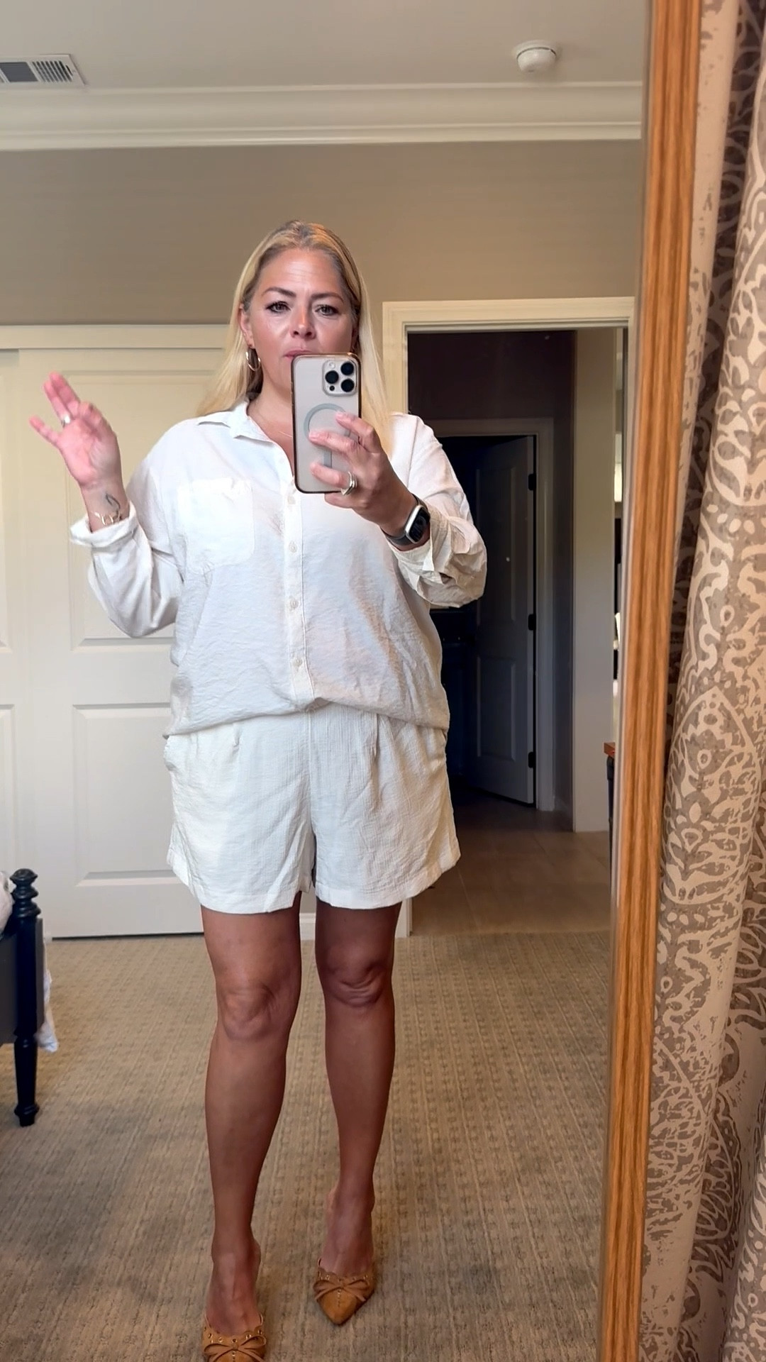 We made it to Friday! 
It’s been a week, but at least it’s been beautiful. Here’s to another OOTD


#LTKMidsize #LTKmomlife #LTKootd