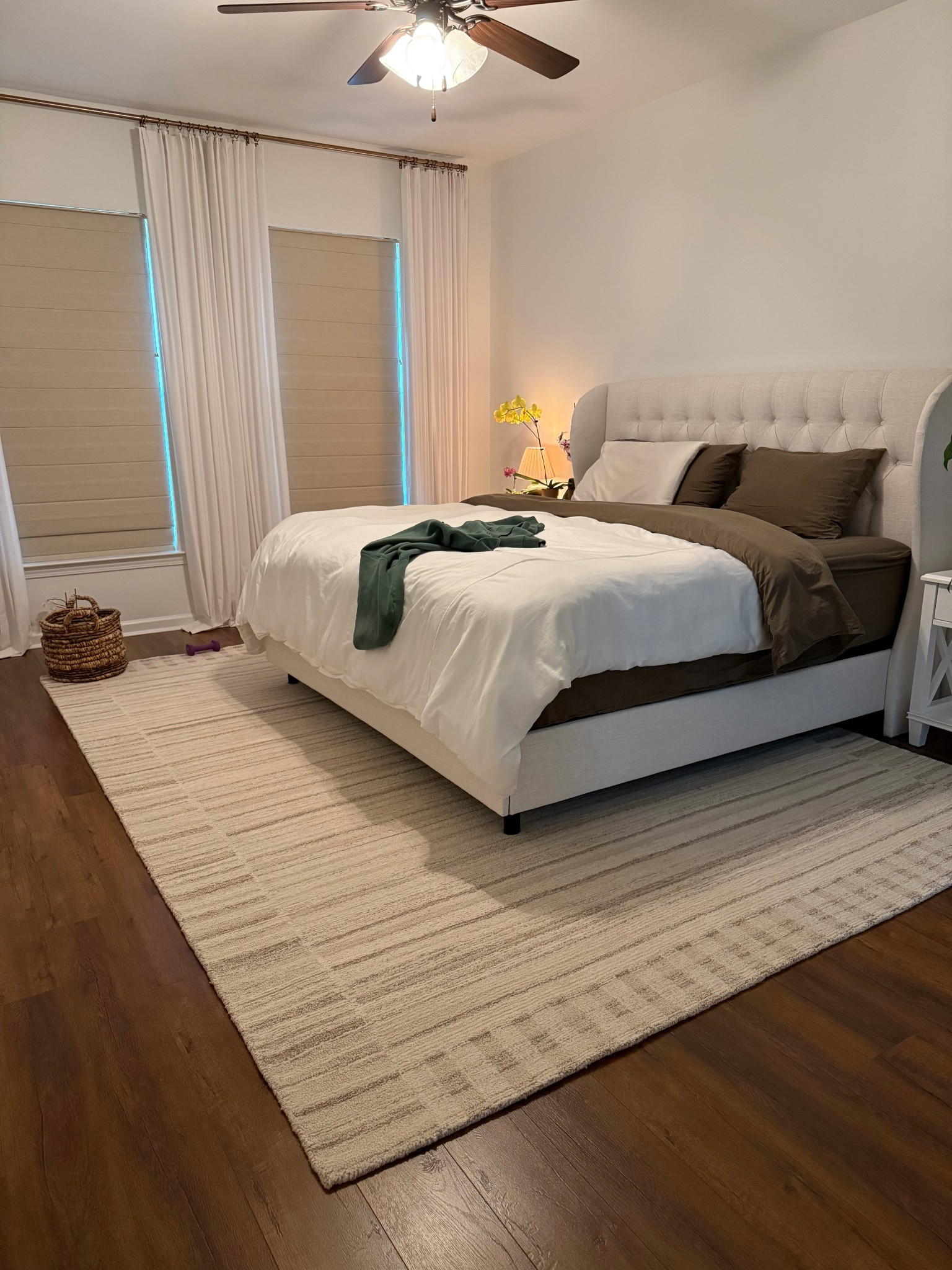 New bedroom rug. I have a king size bed and the rug size is 8’6”x11’6"
#bedroomrug
#bedroom
#woolrug
#cozybedroom
#homedecor
#duvet
#arearug

#LTKFindsUnder100 #LTKSaleAlert #LTKHome