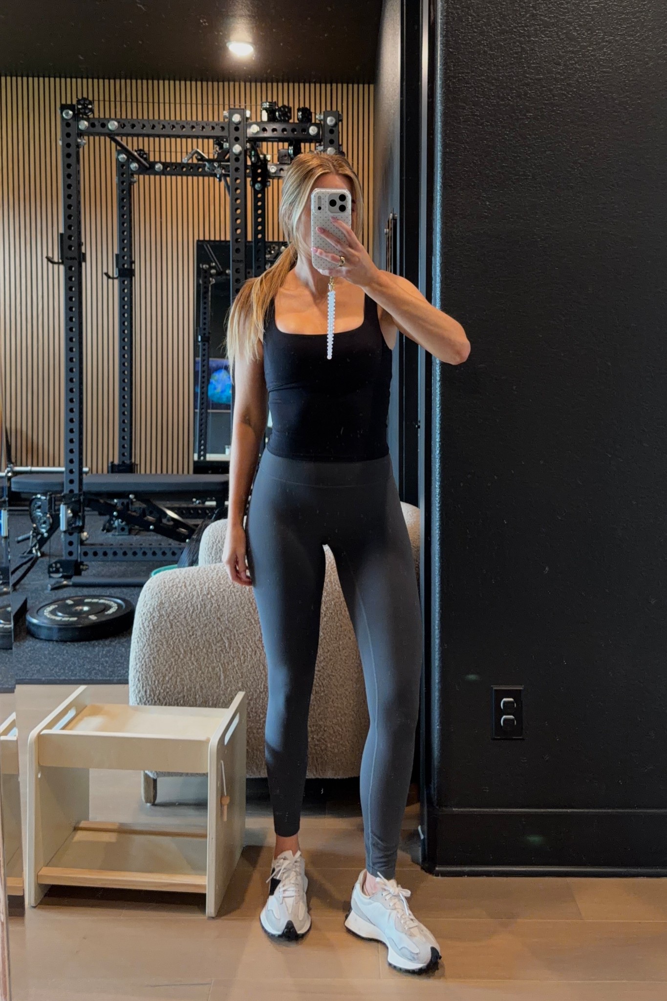 good workout sesh!!! bra top: xs // legging: xs petite (5’3)