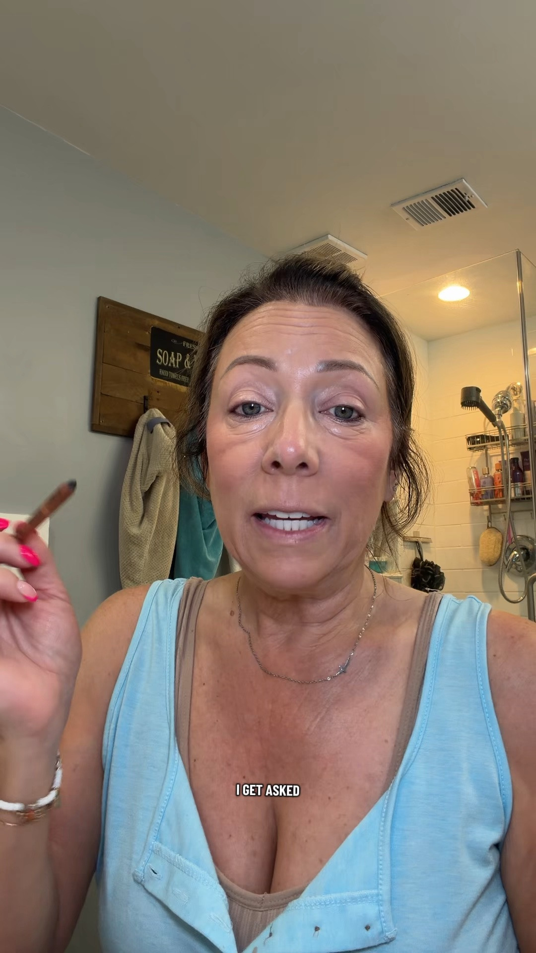 If your eyeliner disappears halfway through the day… try this

https://rstyle.me/+dmnpCQ-YaJXyBAngK93v1Q

#makeupforever
#eyeliner
#makeupstaples
#over50beauty
#longlastingmakeup

#LTKmorningroutine
