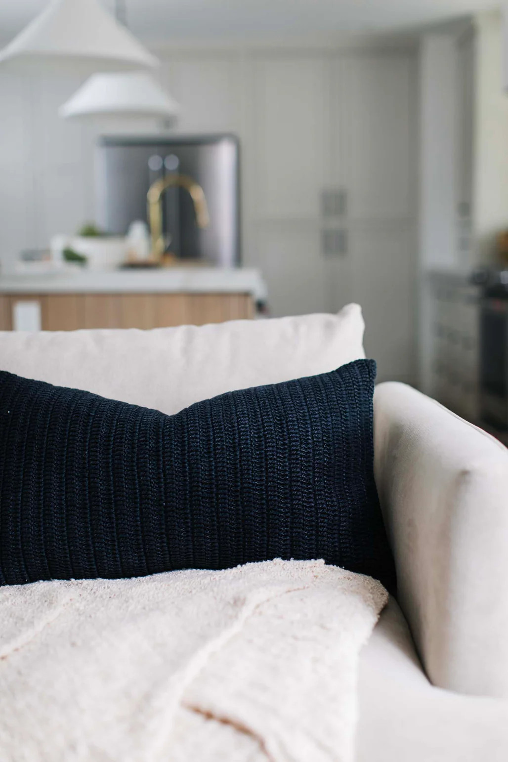 Maverick Lumbar Pillow - Black | THELIFESTYLEDCO