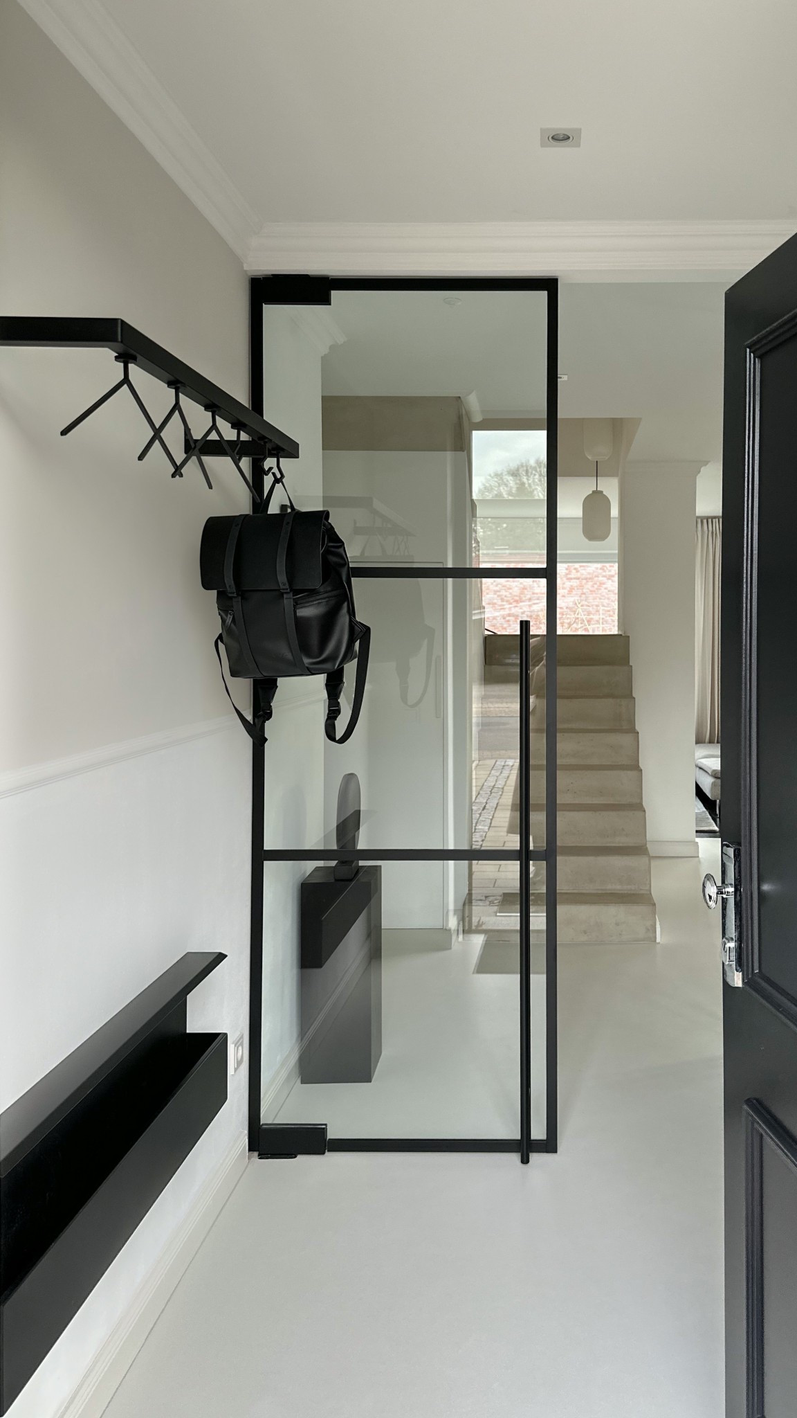 Less is more – Flur-Update in Schwarz, Weiß & Beton 🤍

#LTKdeutschland #LTKhome #LTKshoes