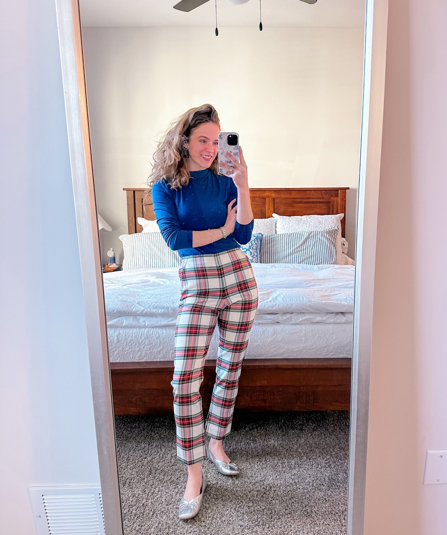 Office holiday party = plaid pants!!! ❤️🎄

#LTKSeasonal #LTKootd #LTKHoliday