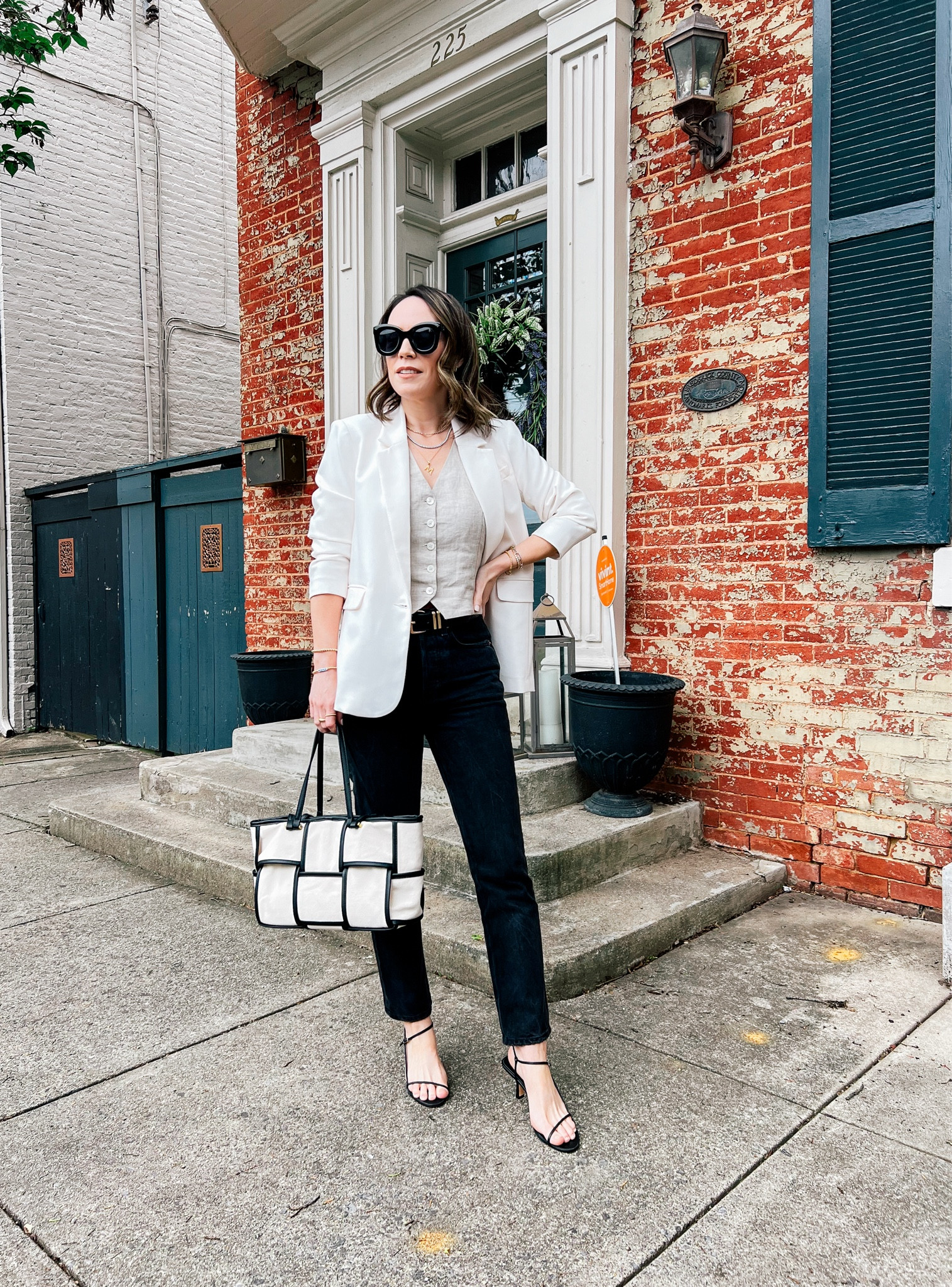 Styling a linen vest for summer 

#LTKSeasonal #LTKOver40