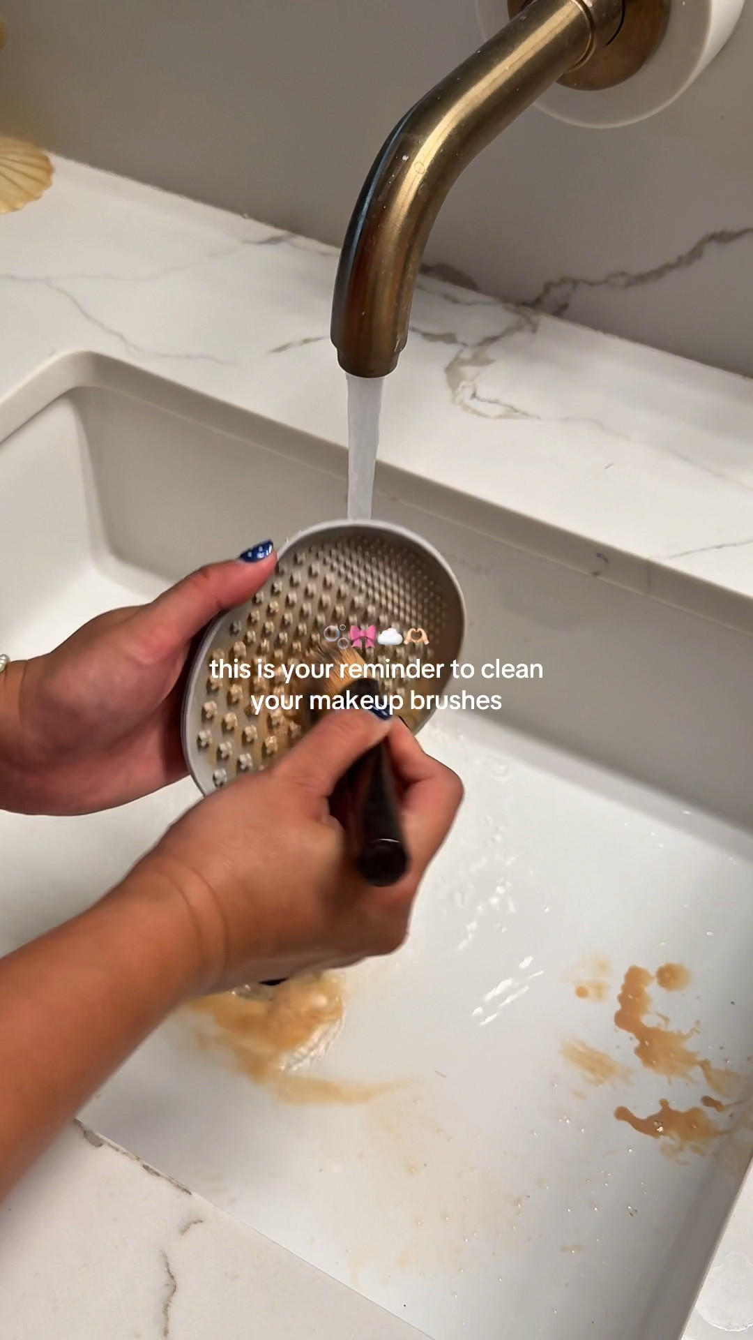 clean your makeup brushes!! 


MAKEUP BRUSH
CLEAN MAKEUP BRUSH
MAKEUP BRUSH CLEANING 
MAKEUP BRUSH CLEANSER
RESET ROUTINE
CLEAN ROUTINE 

#LTKBeauty #LTKFindsUnder50 #LTKFindsUnder100