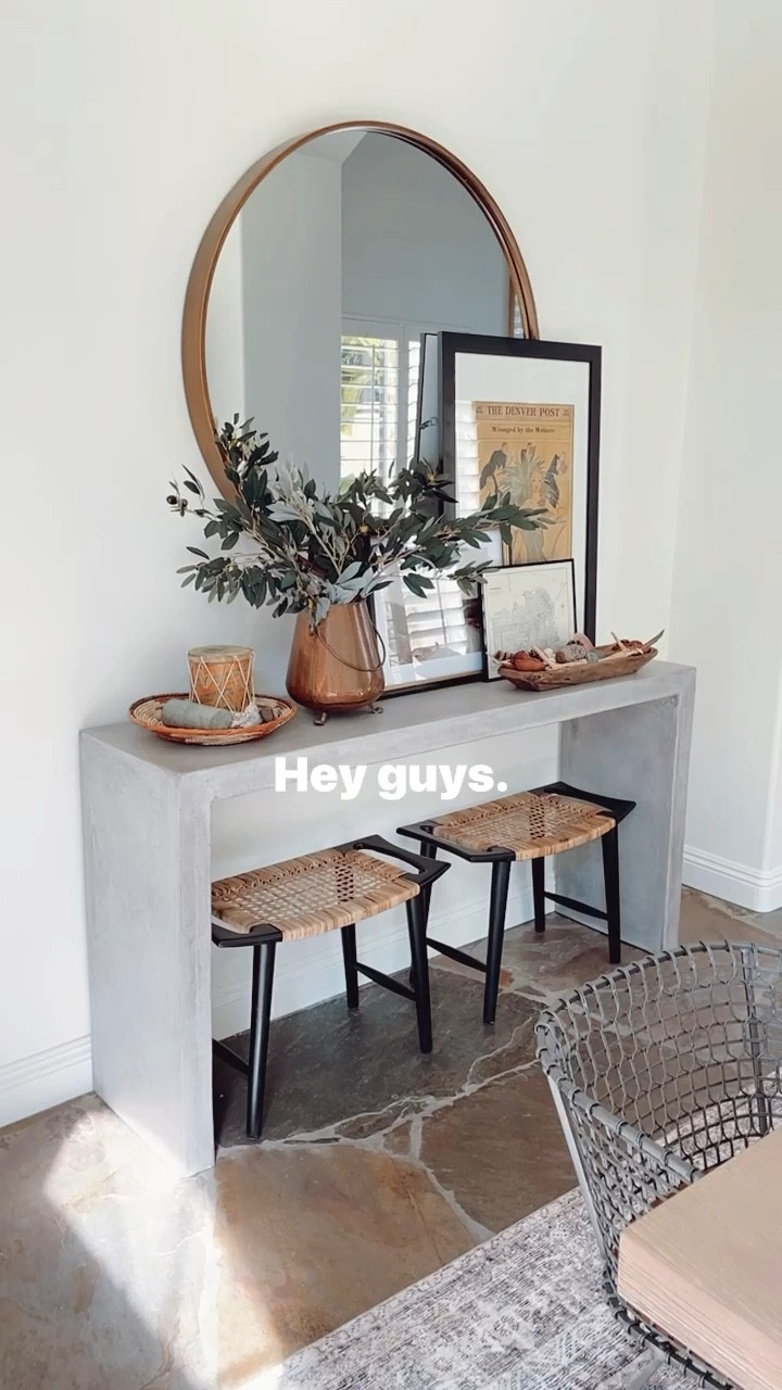 Gorgeous round mirror for an entryway, dining room or living room! 

#consoletabledecor #roundmirror #entrywaymirror

#LTKhome